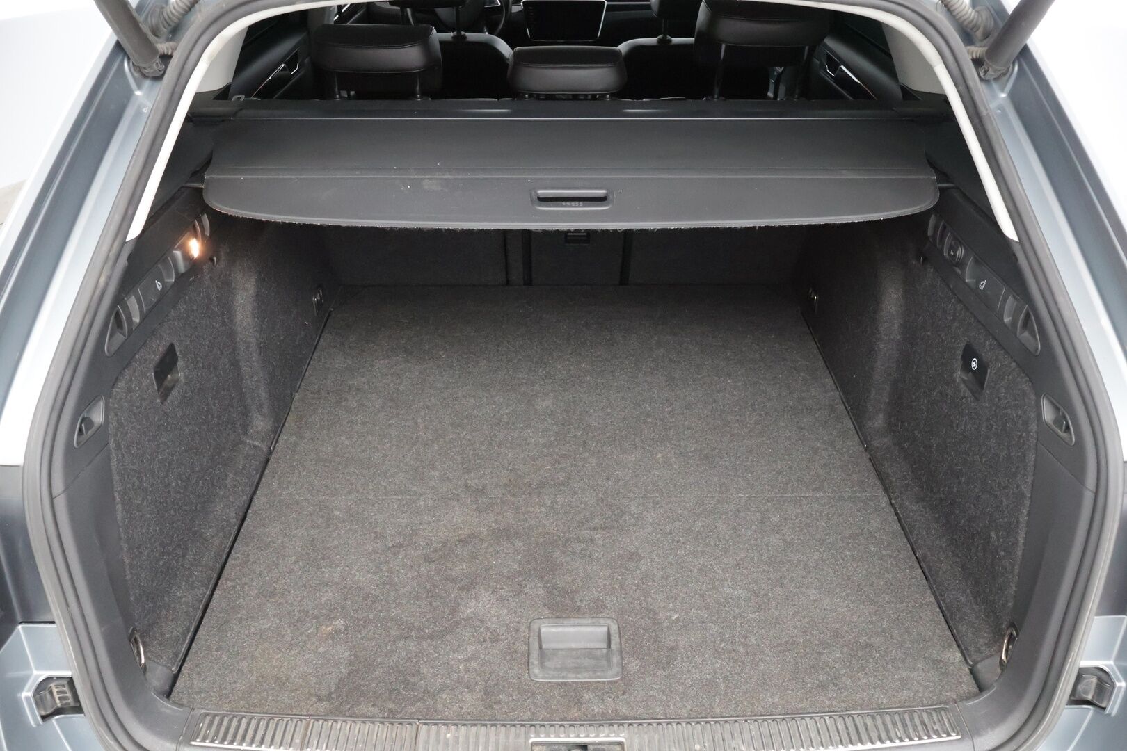 Skoda Superb 2018 Combi 2,0 TDI 190 4x4 L&K BusinessLine DSG **Facelift / Adapt. vakkari / DCC / Kessy / Webasto / Canton / Vetokoukku** - *Kattavasti varusteltu yksilö, jakohihna vaihdettu 159tkm! *