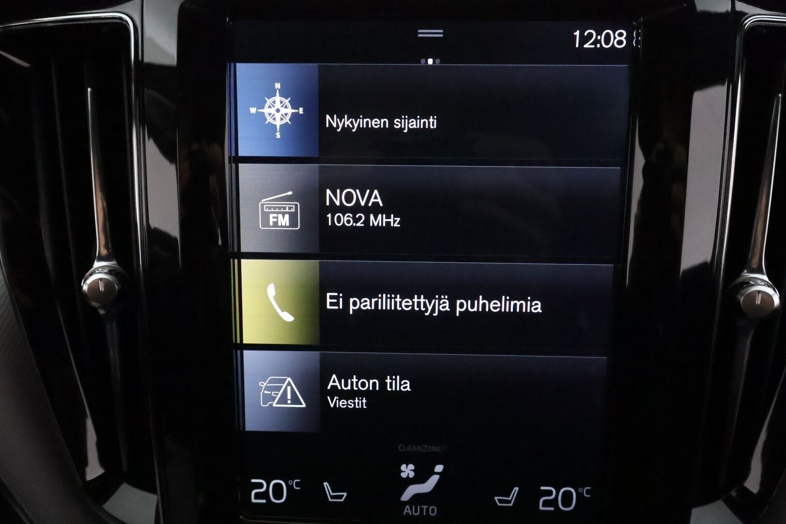 Volvo XC60 2018 D5 AWD R-Design aut *Webasto / Koukku / ACC / Full-LED / P.Kamera / Sporttipenkit / Ilma-alusta / Navi / Kaistavahti* - Kahdet Renkaat