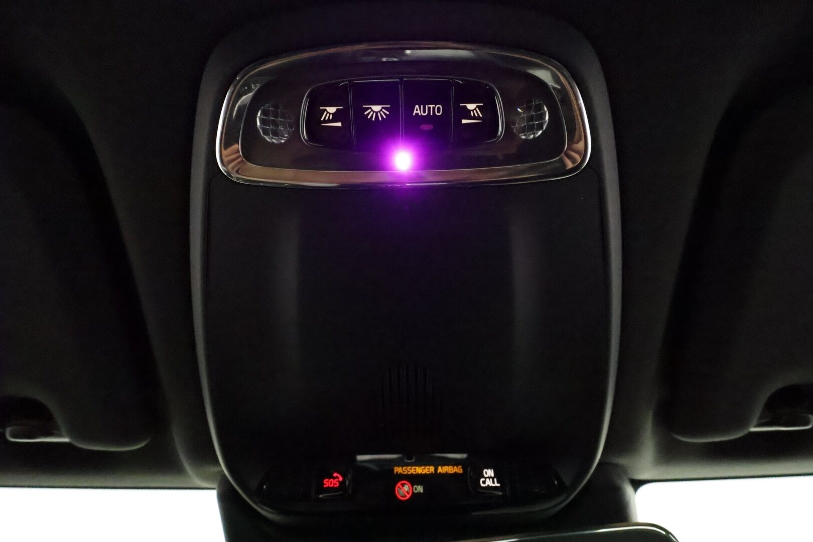 Volvo XC60 2018 D5 AWD R-Design aut *Webasto / Koukku / ACC / Full-LED / P.Kamera / Sporttipenkit / Ilma-alusta / Navi / Kaistavahti* - Kahdet Renkaat