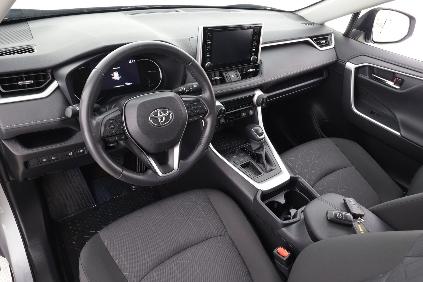 Toyota RAV4 2021 2,0 VVT-iE Active Multidrive S * ACC / Koukku / P.kamera / Lohko+Sisä / Navi / LED / Keyless / Sähköluukku * - Suomi-auto / Kahdet renkaat aluvanteilla / Merkkihuollettu - HULLUT AVAJAISHULINAT KORKOTARJOUS 3,29 %