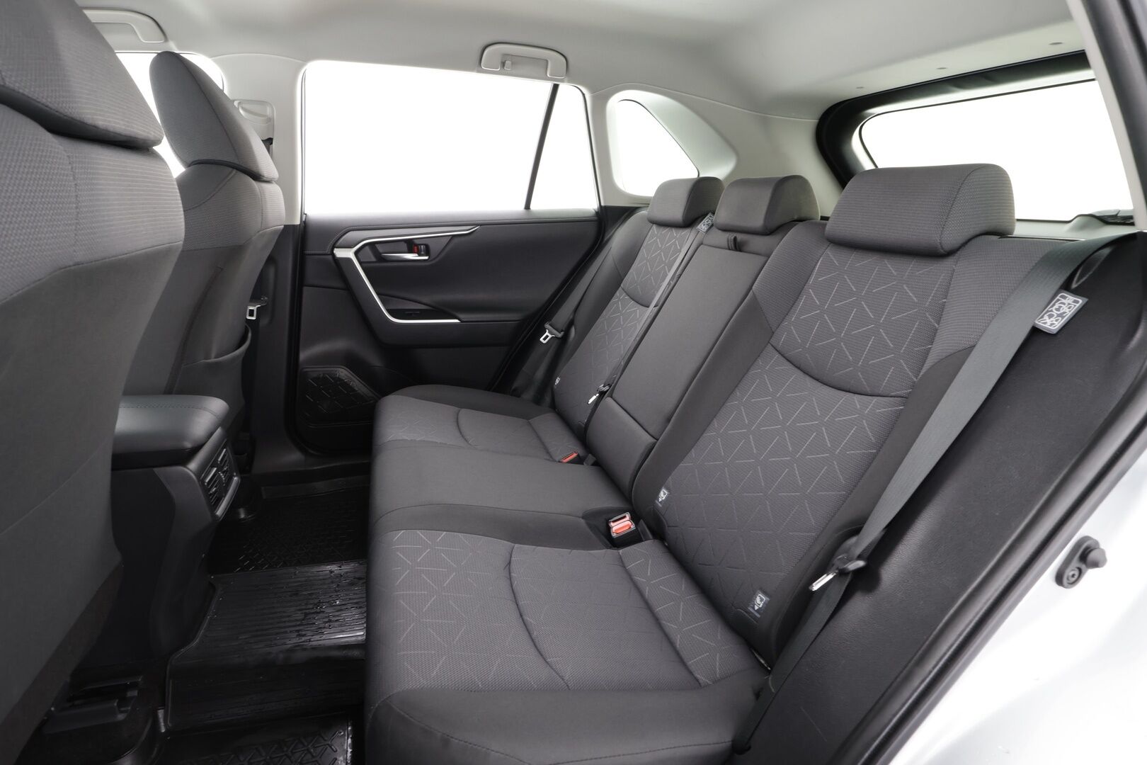 Toyota RAV4 2021 2,0 VVT-iE Active Multidrive S * ACC / Koukku / P.kamera / Lohko+Sisä / Navi / LED / Keyless / Sähköluukku * - Suomi-auto / Kahdet renkaat aluvanteilla / Merkkihuollettu - HULLUT AVAJAISHULINAT KORKOTARJOUS 3,29 %