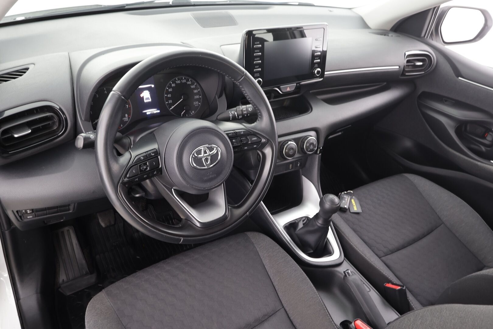Toyota Yaris 2020 1,0 VVT-i Life * 1.Om Suomi-auto / ACC / Bluetooth / Kaistavahti / 2xRenkaat * - HULLUT JOULUT KORKOTARJOUS 2,49% 