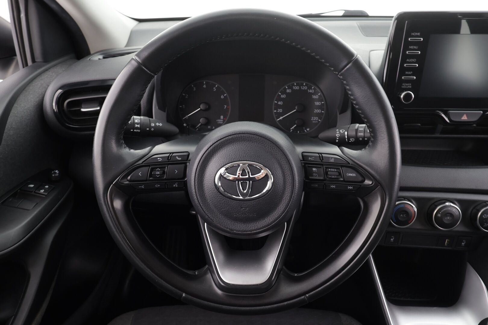 Toyota Yaris 2020 1,0 VVT-i Life * 1.Om Suomi-auto / ACC / Bluetooth / Kaistavahti / 2xRenkaat * - HULLUT JOULUT KORKOTARJOUS 2,49% 