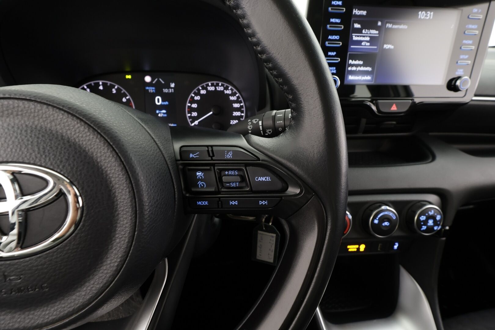 Toyota Yaris 2020 1,0 VVT-i Life * 1.Om Suomi-auto / ACC / Bluetooth / Kaistavahti / 2xRenkaat * - HULLUT JOULUT KORKOTARJOUS 2,49% 