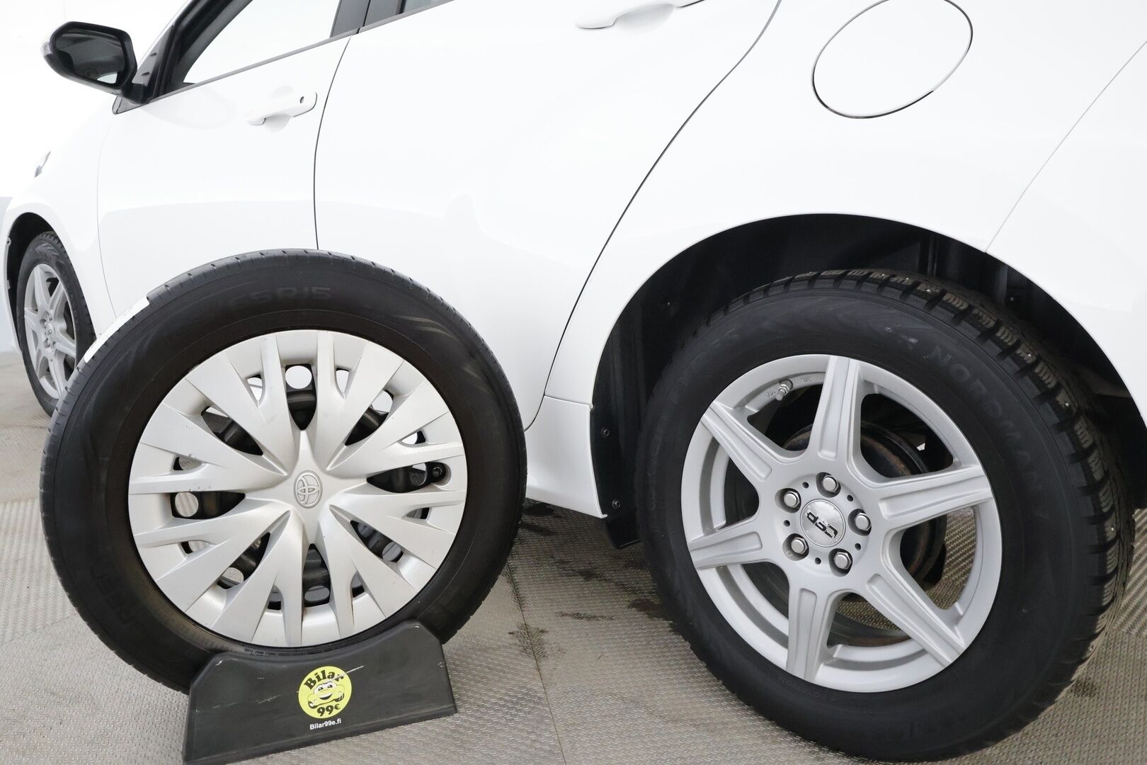 Toyota Yaris 2020 1,0 VVT-i Life * 1.Om Suomi-auto / ACC / Bluetooth / Kaistavahti / 2xRenkaat * - *Juuri saapunut! Liikennemerkkien tunnistus / AppleCarPlay / AndroidAuto / Siisti*