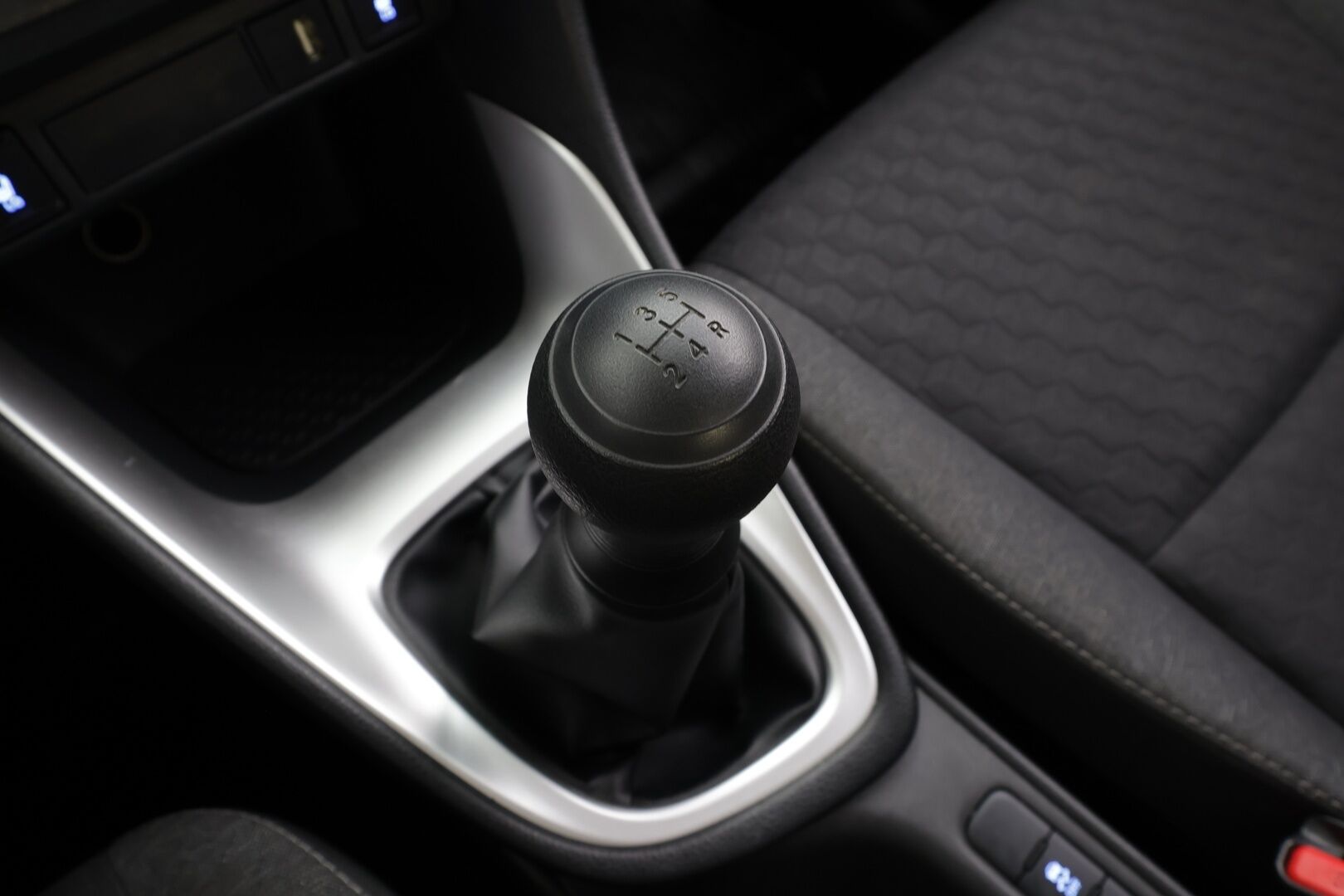 Toyota Yaris 2020 1,0 VVT-i Life * 1.Om Suomi-auto / ACC / Bluetooth / Kaistavahti / 2xRenkaat * - *Juuri saapunut! Liikennemerkkien tunnistus / AppleCarPlay / AndroidAuto / Siisti*