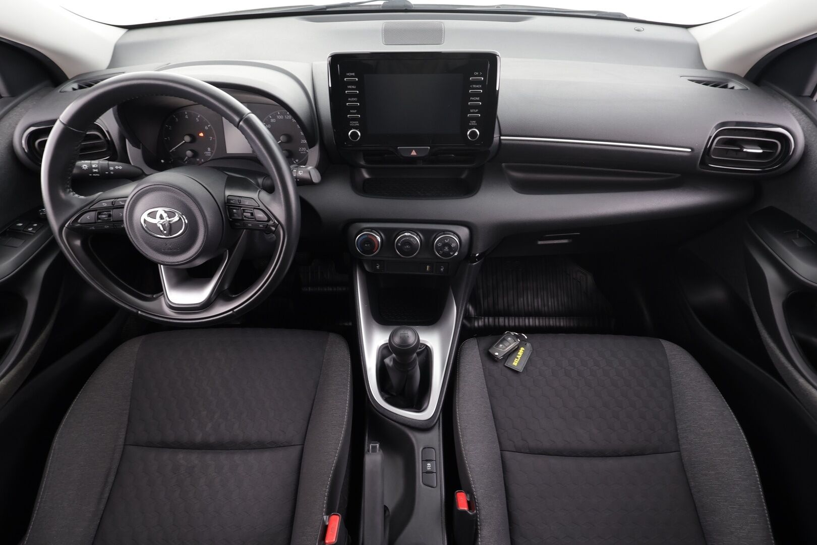 Toyota Yaris 2020 1,0 VVT-i Life * 1.Om Suomi-auto / ACC / Bluetooth / Kaistavahti / 2xRenkaat * - *Juuri saapunut! Liikennemerkkien tunnistus / AppleCarPlay / AndroidAuto / Siisti*