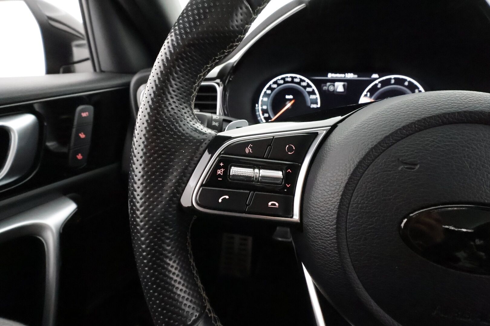 Kia ProCeed 2021 1,4 T-GDI ISG 140hv GT-Line SB DCT A/T * ACC / LED / P.Kamera / JBL / Lasikattoluukku / Keyless * - Suomi-auto / Kahdet renkaat aluvanteilla / Sisätilanlämmitin 