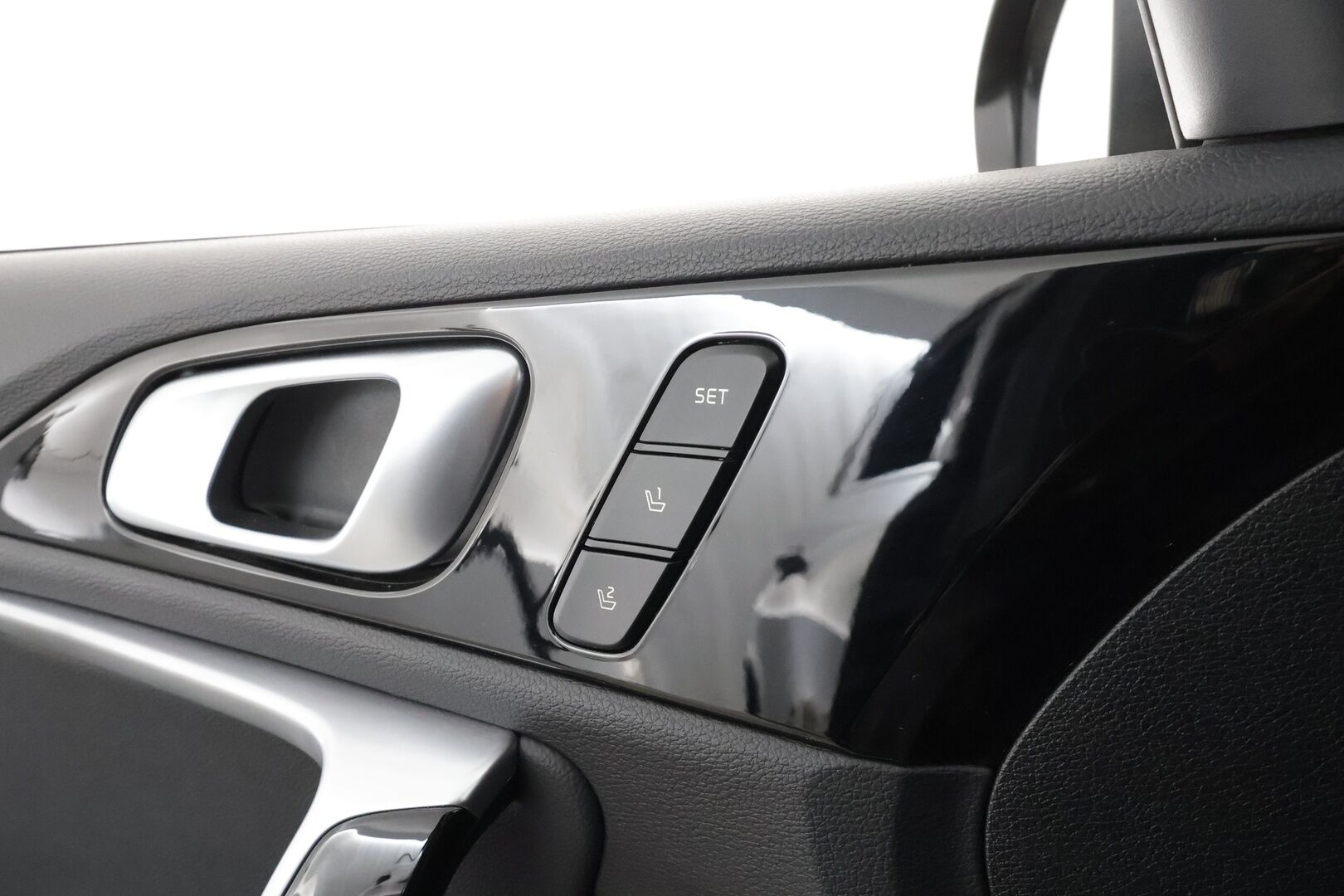 Kia ProCeed 2021 1,4 T-GDI ISG 140hv GT-Line SB DCT A/T * ACC / LED / P.Kamera / JBL / Lasikattoluukku / Keyless * - Suomi-auto / Kahdet renkaat aluvanteilla / Sisätilanlämmitin 