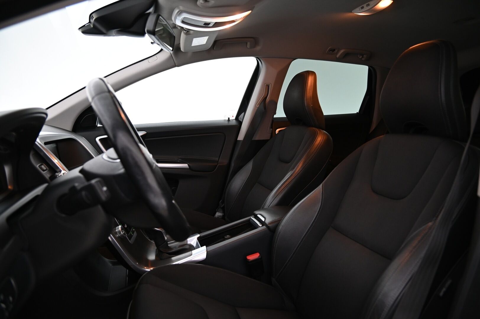 Volvo XC60 2016 D4 AWD Momentum aut - *Volvo XC60 D4 AWD / Automaatti / Peräkoukku / Webasto*