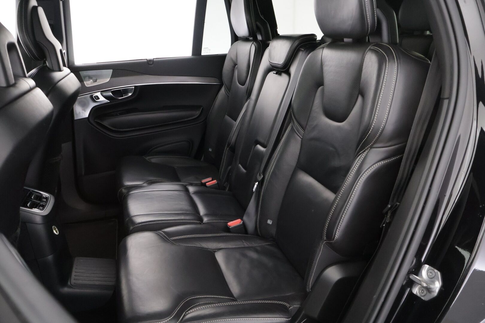 Volvo XC90 2017 Volvo XC90 T8 AWD R-Design aut 7-P - */ Bowers&Wilkins / Panorama / P.Kamera / HUD / 7-paikkainen / Vetokoukku / VOC / Juuri saapunut /*