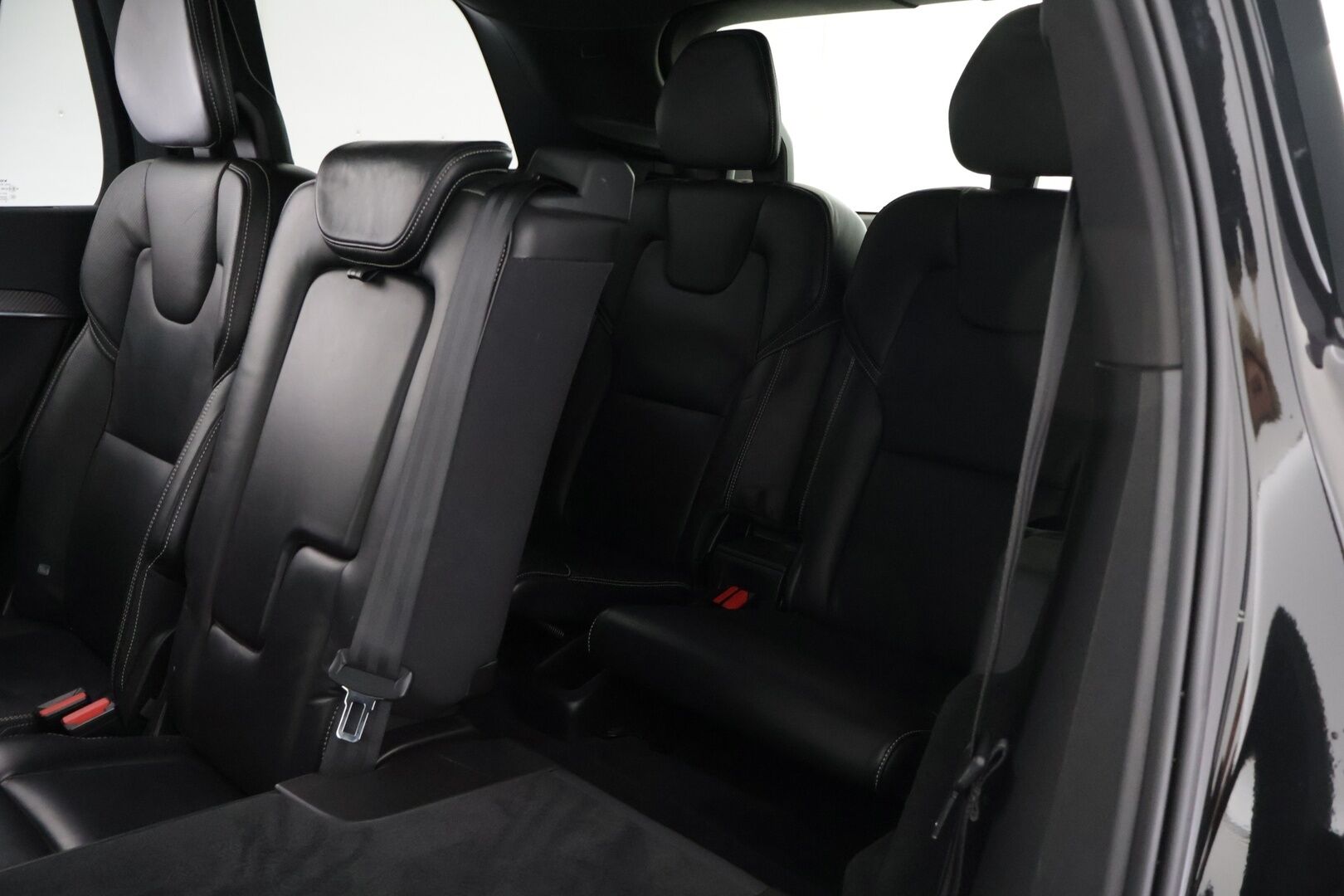 Volvo XC90 2017 Volvo XC90 T8 AWD R-Design aut 7-P - */ Bowers&Wilkins / Panorama / P.Kamera / HUD / 7-paikkainen / Vetokoukku / VOC / Juuri saapunut /*