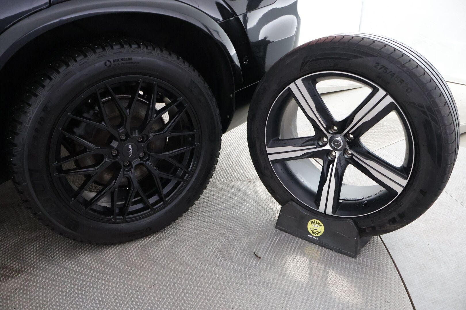 Volvo XC90 2017 Volvo XC90 T8 AWD R-Design aut 7-P - */ Bowers&Wilkins / Panorama / P.Kamera / HUD / 7-paikkainen / Vetokoukku / VOC / Juuri saapunut /*