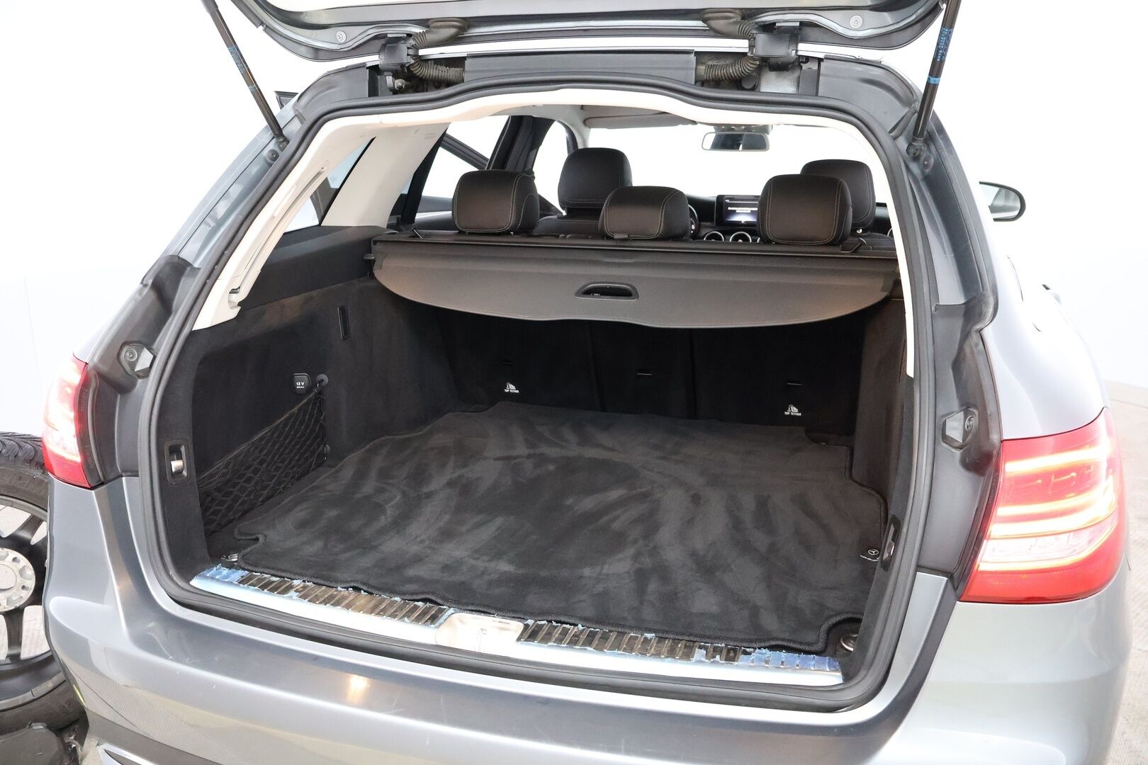 Mercedes-Benz C 2016 250 d T 4Matic A - Webasto / Vetokoukku / Puolinahkasisusta / Sähköpenkit / ILS LED / Sähköluukku / Lohko & Sisäpistoke!