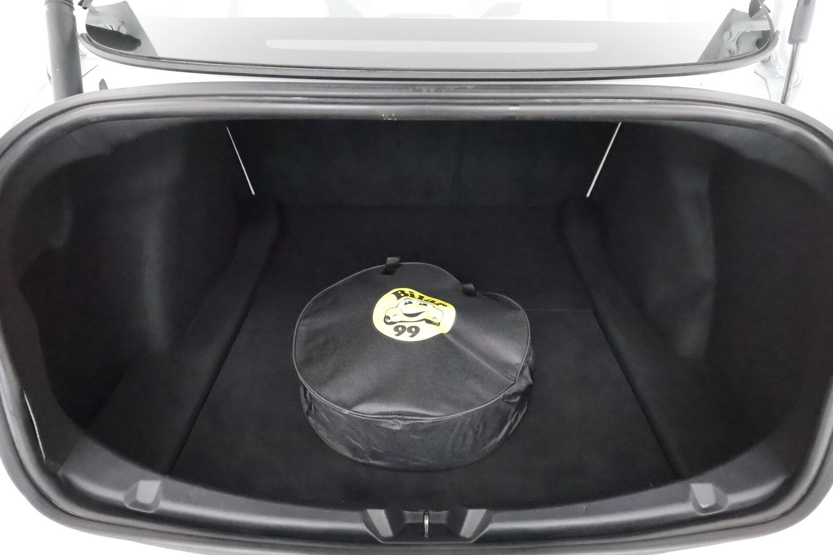 Tesla Model 3 2021 Standard Range Plus / Vetokoukku / Lämpöpumppu / Valkoiset nahat - 1.om Suomi-auto / Lasikatto / Lämpöpumppu / Koukku / Adapt. Vakkari /  P. Kamera / Valkoinen Nahkaverhoilu / 2x renkaat 