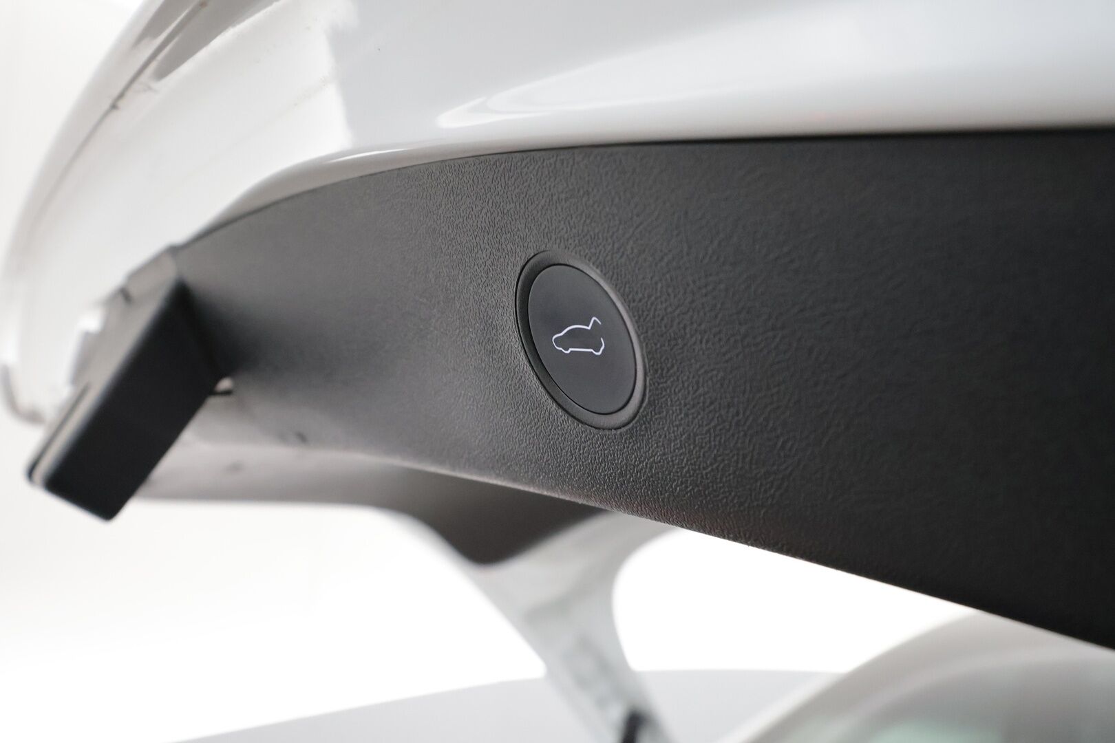 Tesla Model 3 2021 Standard Range Plus / Vetokoukku / Lämpöpumppu / Valkoiset nahat - 1.om Suomi-auto / Lasikatto / Lämpöpumppu / Koukku / Adapt. Vakkari /  P. Kamera / Valkoinen Nahkaverhoilu / 2x renkaat 