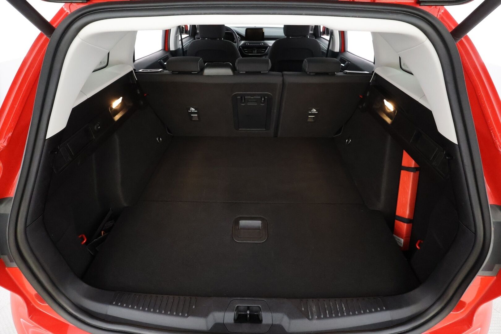 Ford Focus 2021 1,5 TDCi EcoBlue 120hv A8 Titanium Wagon * Webasto / ACC / LED / P.kamera / Navi / Kaistavahti / Keyless * - 1-om Suomi-auto / Kahdet renkaat / Merkkihuollot