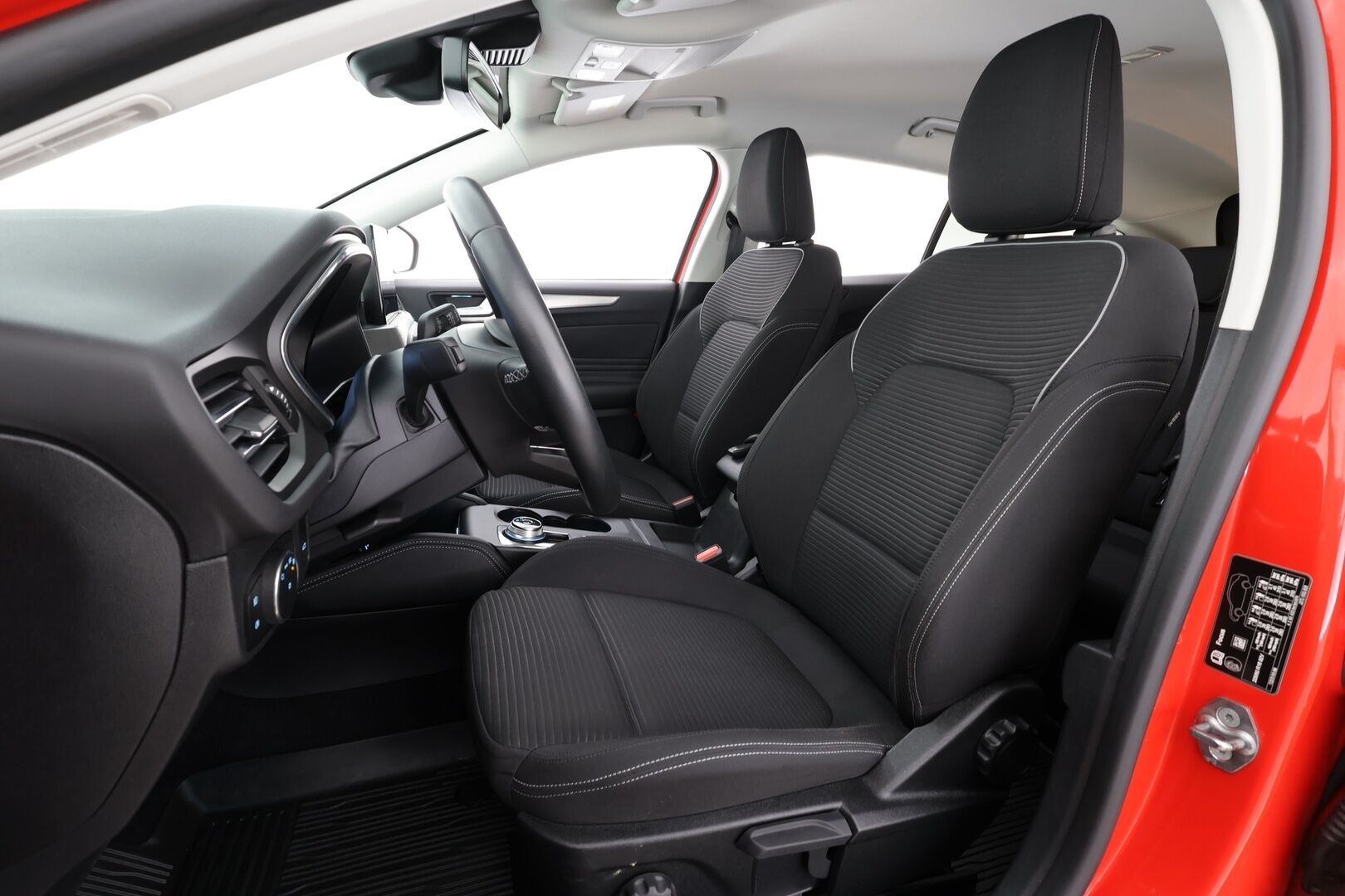 Ford Focus 2021 1,5 TDCi EcoBlue 120hv A8 Titanium Wagon * Webasto / ACC / LED / P.kamera / Navi / Kaistavahti / Keyless * - 1-om Suomi-auto / Kahdet renkaat / Merkkihuollot