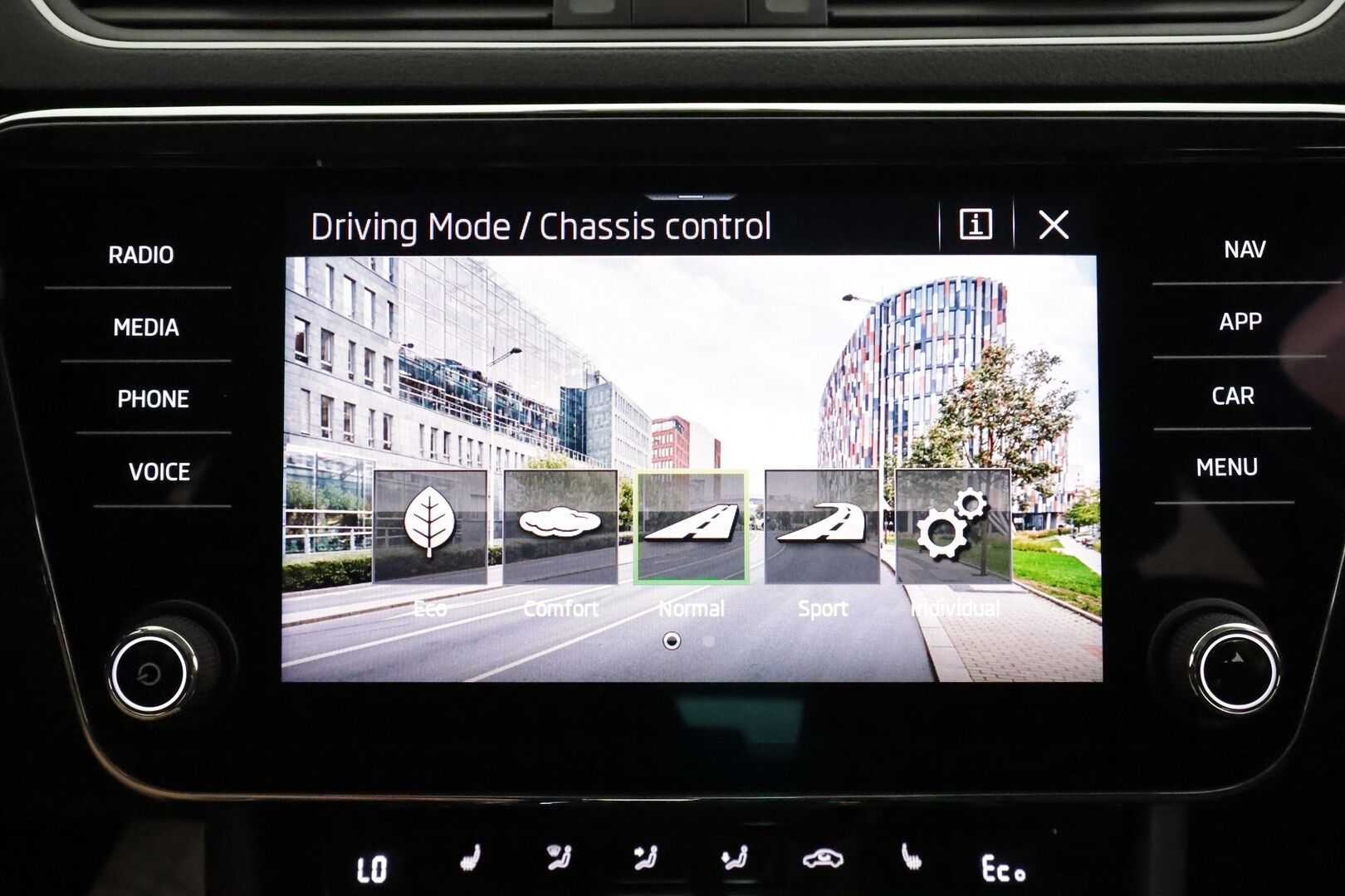 Skoda Superb 2021 Combi 1,4 TSI PHEV Style iV DSG **Adapt.Vakkari / Canton / Muistipenkit / Matrix-LED / P.Kamera / Koukku / Webasto** - 1-om Suomi-auto / 2x Latauskaapelit / Kahdet Renkaat / Merkkihuollettu!