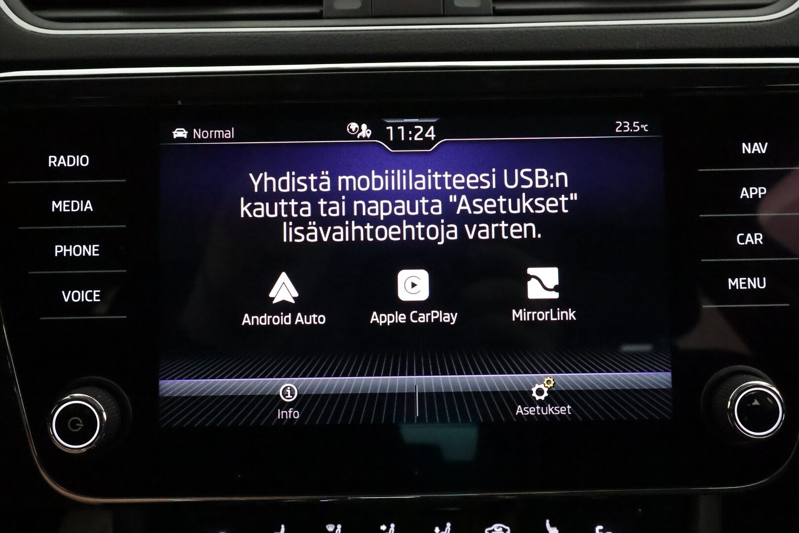 Skoda Superb 2021 Combi 1,4 TSI PHEV Style iV DSG **Adapt.Vakkari / Canton / Muistipenkit / Matrix-LED / P.Kamera / Koukku / Webasto** - 1-om Suomi-auto / 2x Latauskaapelit / Kahdet Renkaat / Merkkihuollettu!