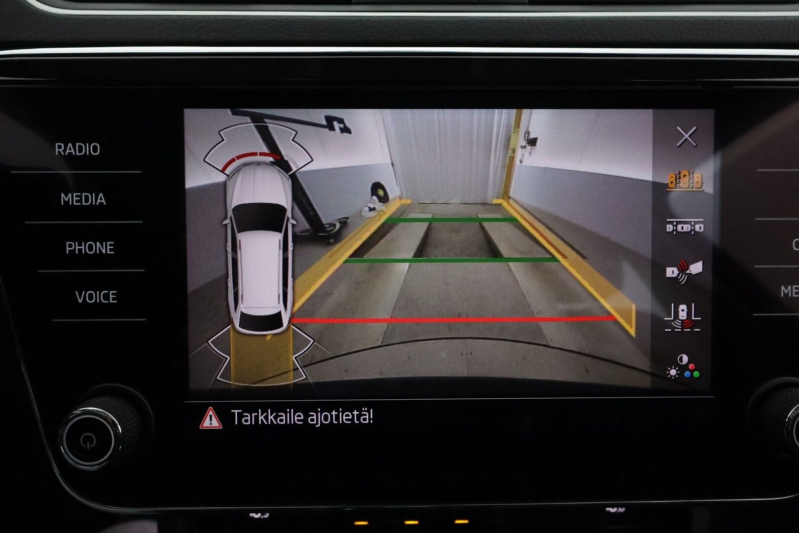 Skoda Superb 2021 Combi 1,4TSI PHEV Style iV DSG Autom. **1.Om Suomi-auto / Webasto / Koukku / Adapt.Vakkari / Matrix-LED / Muistipenkit** - Canton / P.Kamera / Digimittaristo / Navi / Kaistavahti / KeylessGO / 2x Renkaat