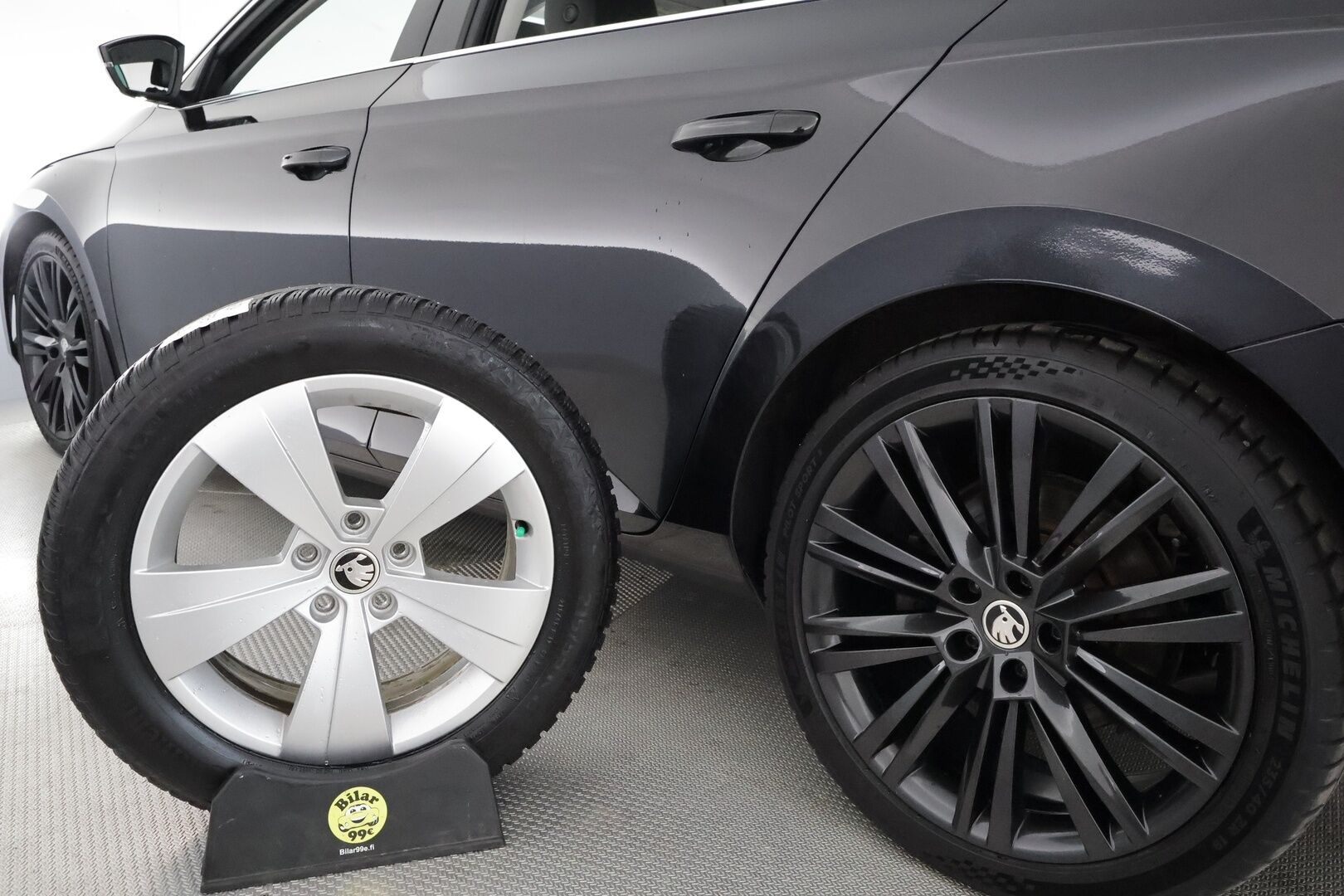 Skoda Superb 2021 Combi 1,4TSI PHEV Style iV DSG Autom. * Webasto / Canton / Koukku / ACC / Matrix-LED / Muistipenkit* - SoH 97,3% / Suomi-auto / Kahdet renkaat Skodan vanteilla / Särmä huoltohistoria