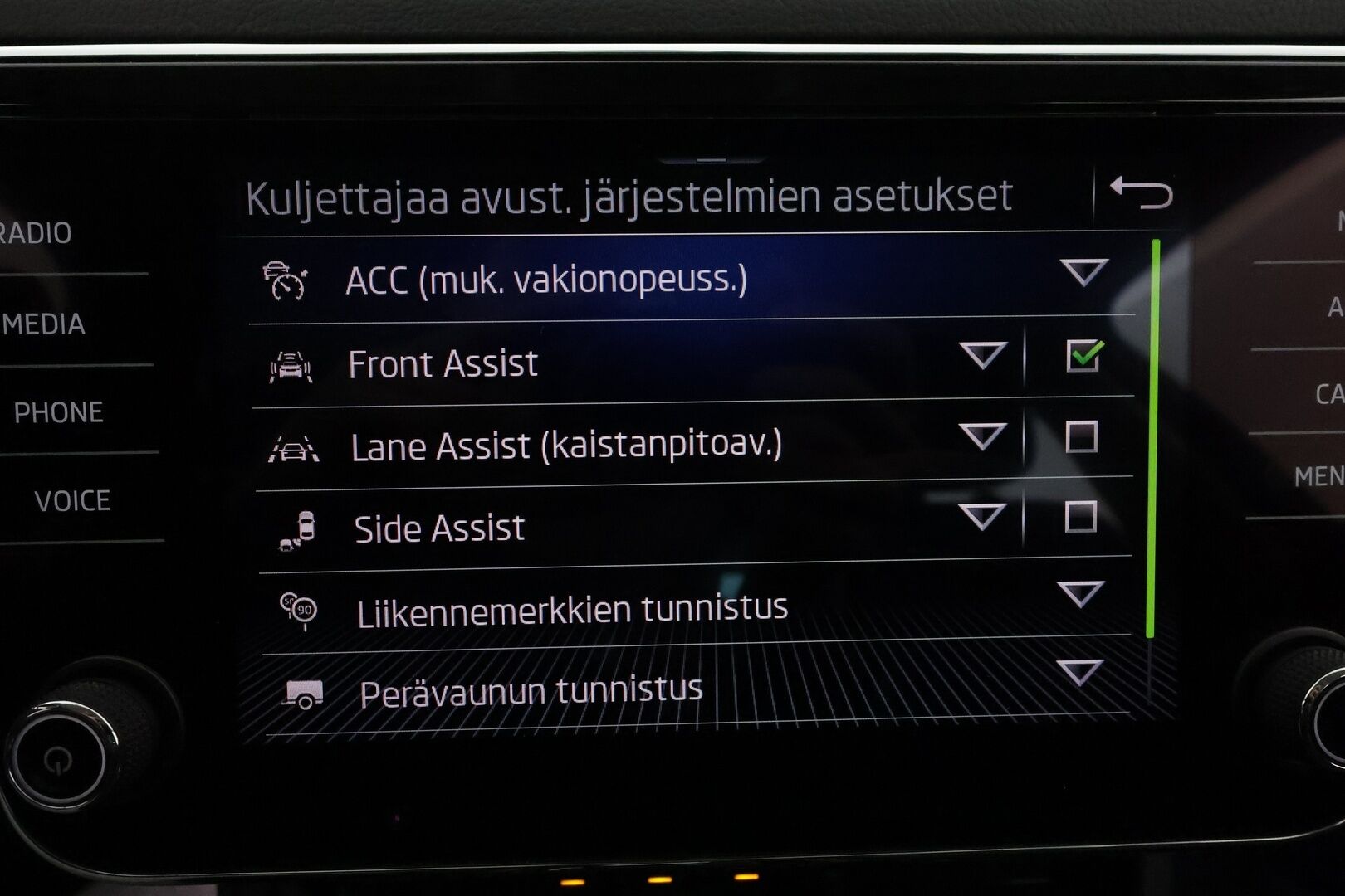 Skoda Superb 2021 Combi 1,4TSI PHEV Style iV DSG Autom. **1.Om Suomi-auto / Webasto / Koukku / Adapt.Vakkari / Matrix-LED / Muistipenkit** - Canton / P.Kamera / Digimittaristo / Navi / Kaistavahti / KeylessGO / 2x Renkaat