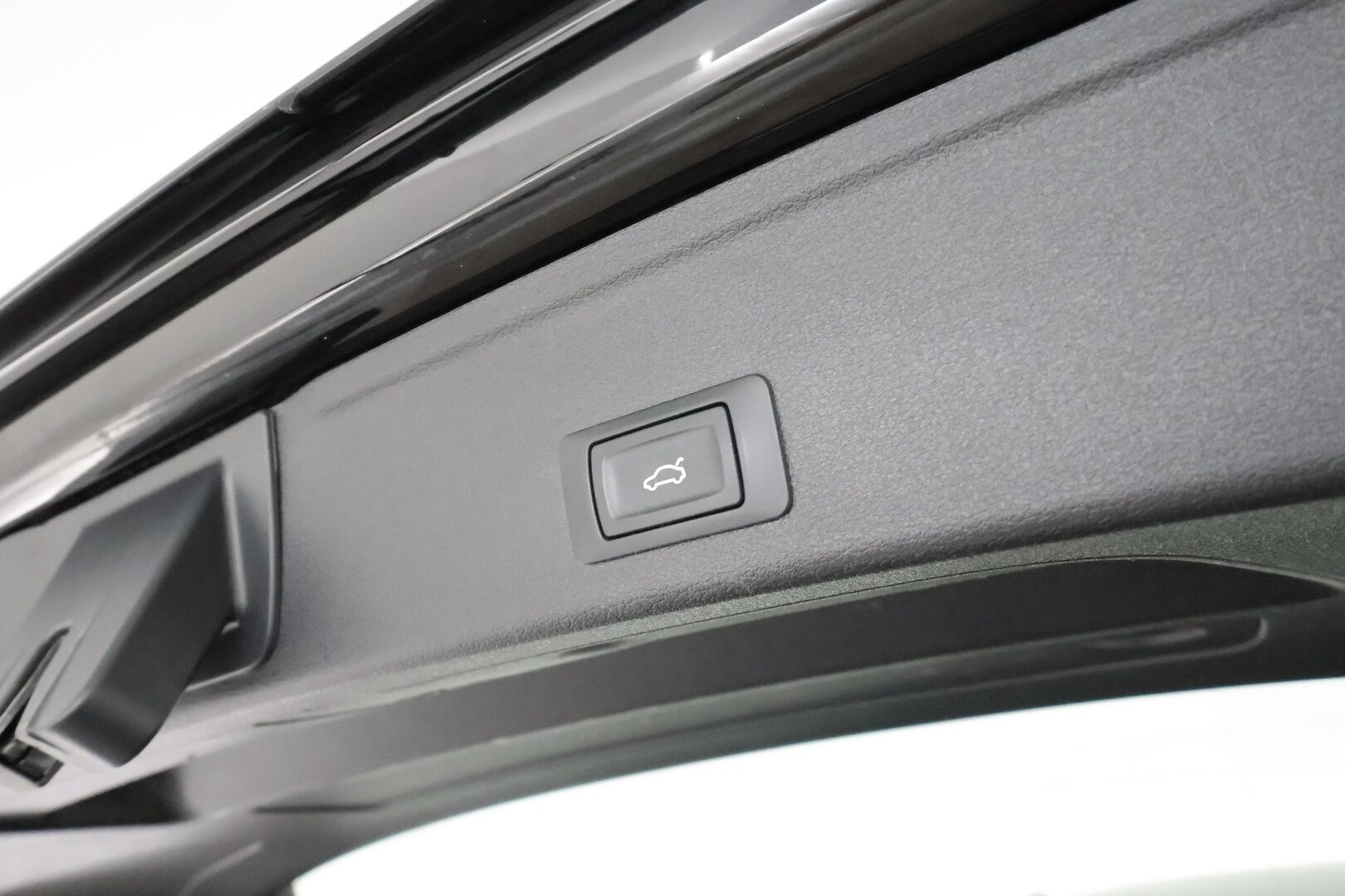 Audi A4 2021 Avant Business Advanced Comfort Edition 35 TFSI 110kW MHEV S tronic **Adapt.vakkari / Webasto / Matrix LED** - Suomi-auto / Kahdet renkaat aluvanteilla / Hierovat etuistuimet / Koukku / Ratinlämmitin 