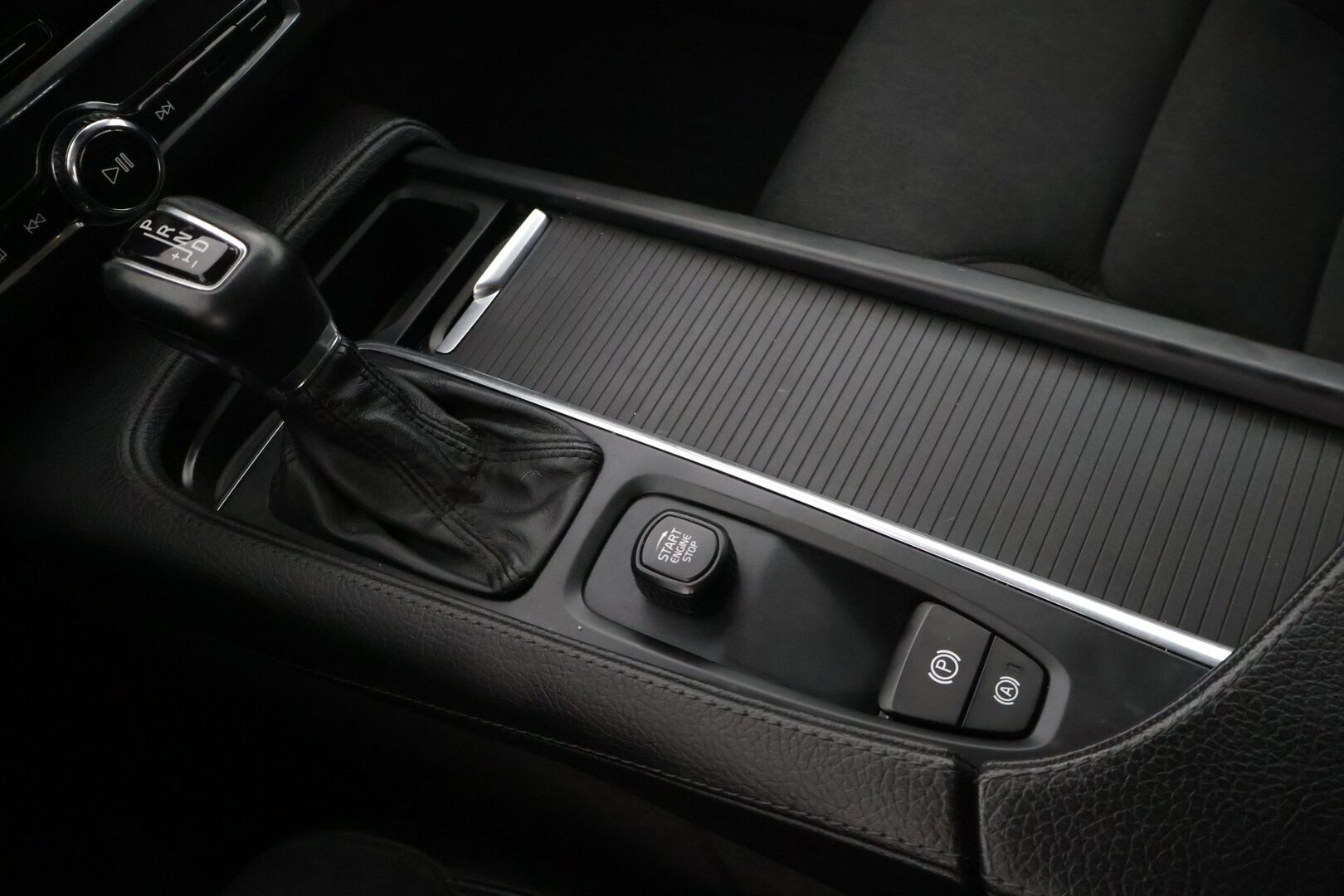 Volvo V90 Cross Country 2018 D4 AWD Business aut * Webasto / Pilot Assist / P-kamera / Adapt.Vakkari/ Muistipenkit * - 3,99% KORKOTARJOUS TÄHÄN AUTOON 21.9. ASTI - * Suomi-auto / Vetokoukku / Ratinlämmitin /  / Muistipenkit / Hihna vaihdettu 7/23 *