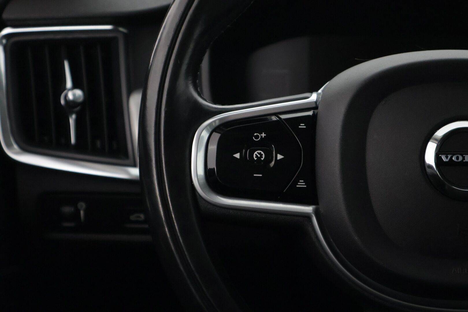 Volvo V90 Cross Country 2018 D4 AWD Business aut * Webasto / Pilot Assist / P-kamera / Adapt.Vakkari/ Muistipenkit * - * Suomi-auto / Ratinlämmitin /  / Muistipenkit / Hihna vaihdettu 7/23 *