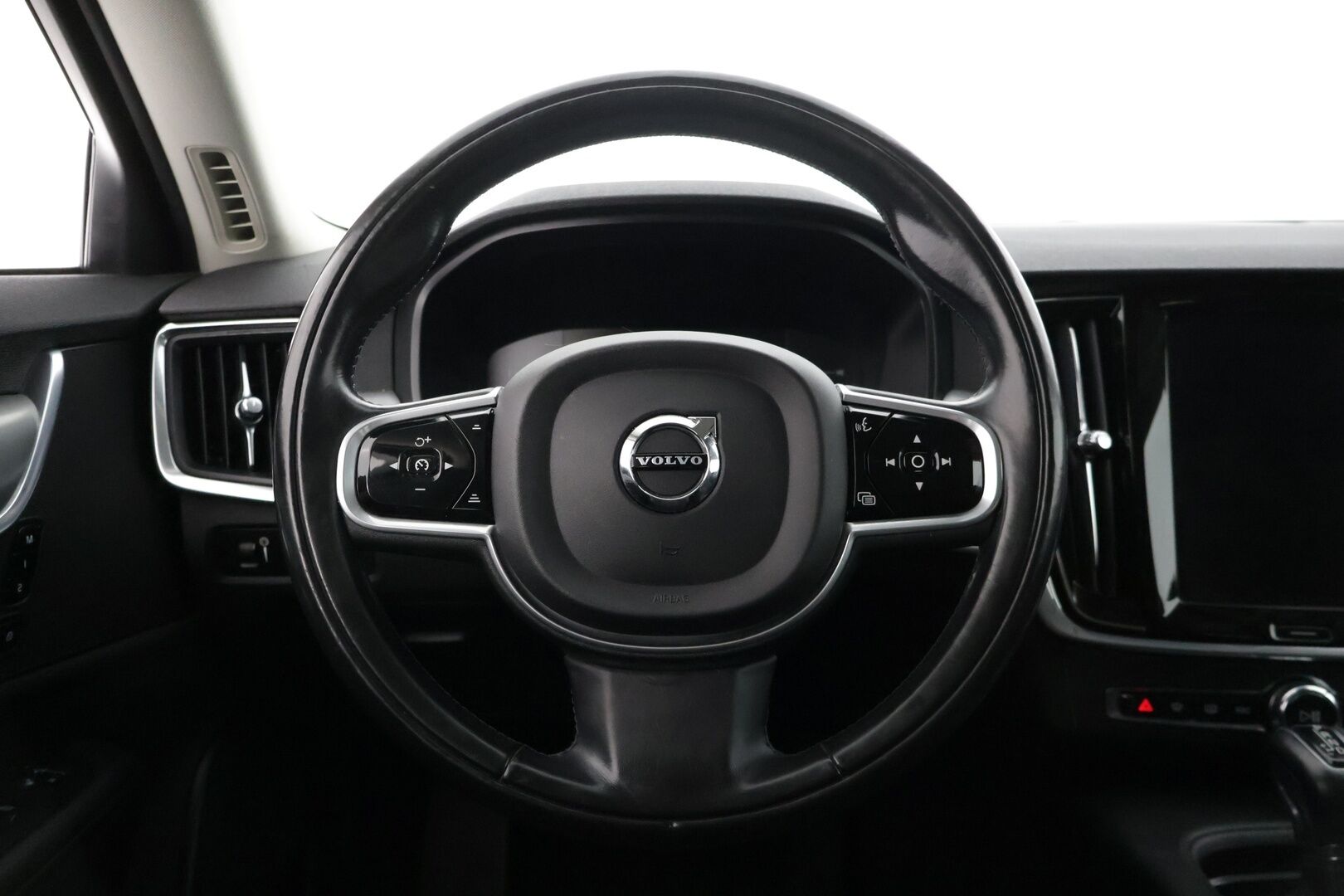 Volvo V90 Cross Country 2018 D4 AWD Business aut * Webasto / Pilot Assist / P-kamera / Adapt.Vakkari/ Muistipenkit * - * Suomi-auto / Ratinlämmitin /  / Muistipenkit / Hihna vaihdettu 7/23 *