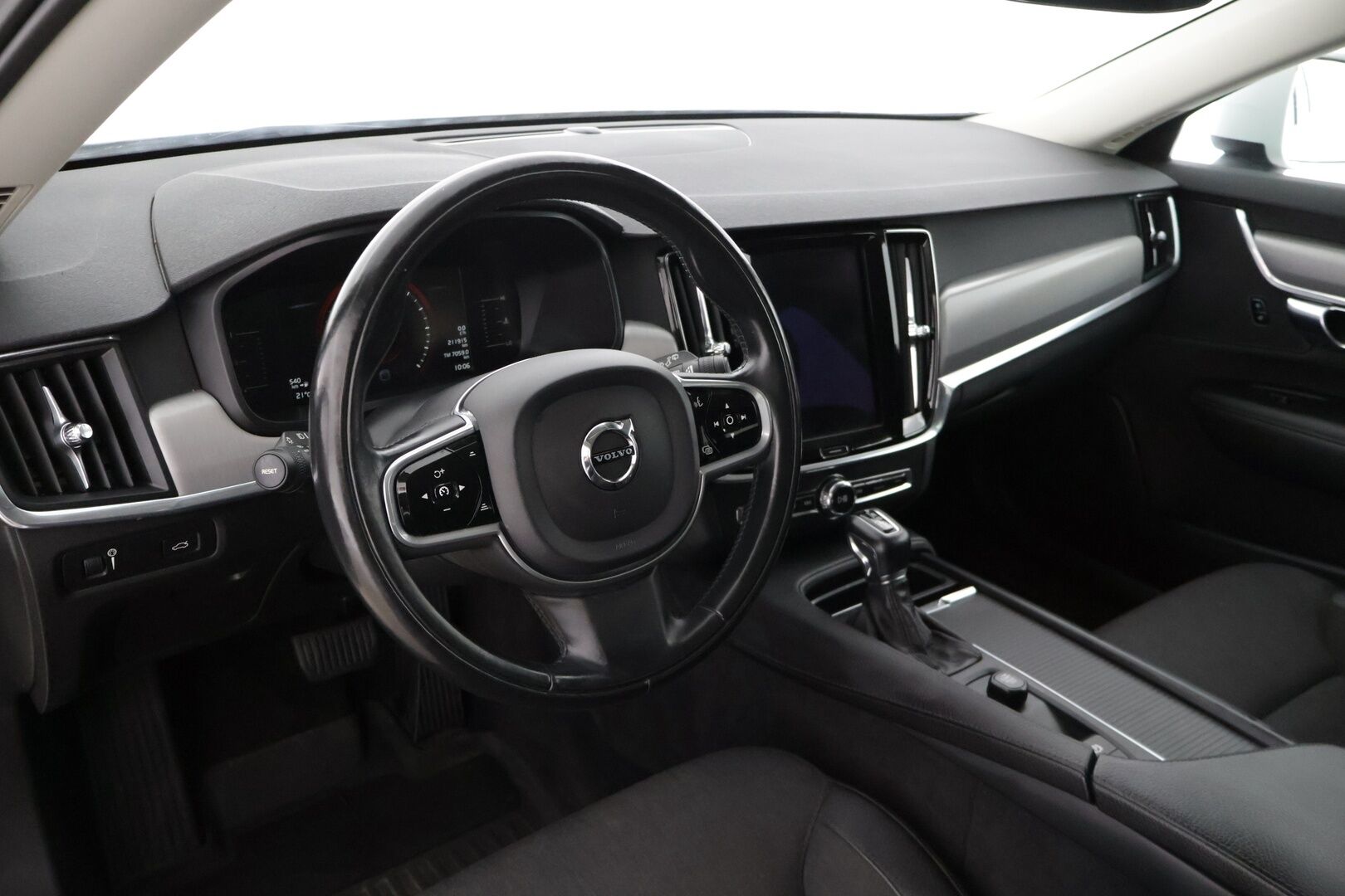 Volvo V90 Cross Country 2018 D4 AWD Business aut * Webasto / Pilot Assist / P-kamera / Adapt.Vakkari/ Muistipenkit * - * Suomi-auto / Ratinlämmitin /  / Muistipenkit / Hihna vaihdettu 7/23 *