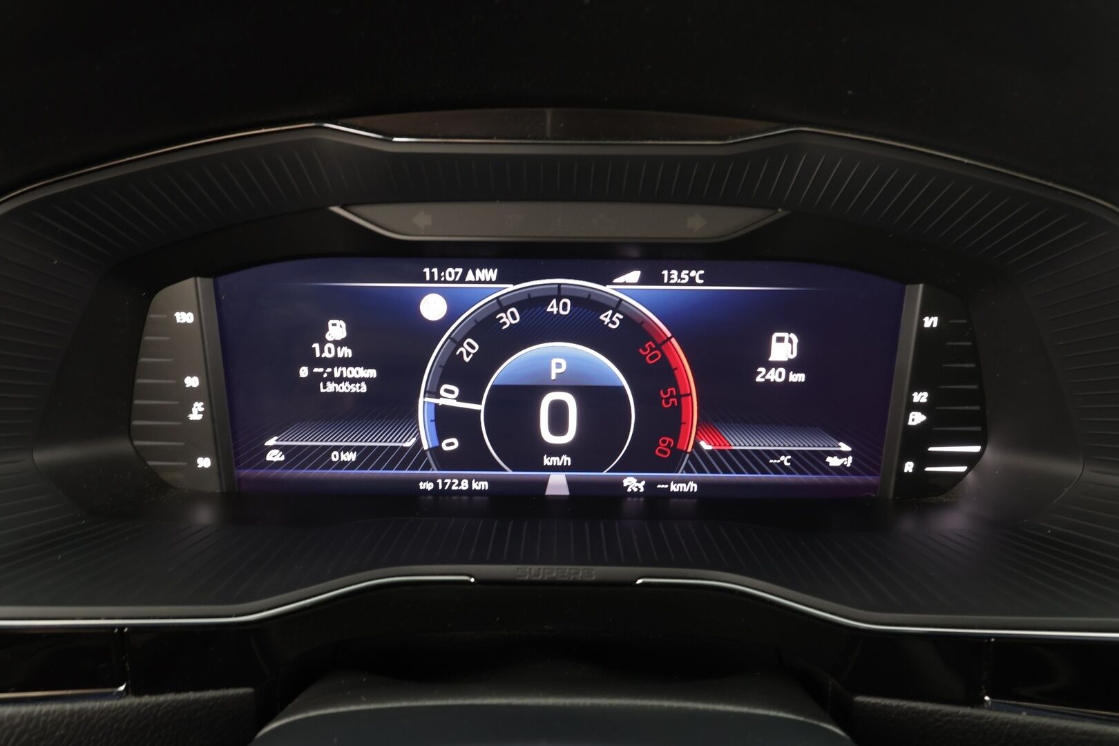 Skoda Superb 2021 Combi 2,0 TDI 200 4x4 L&K DSG * Matrix-LED / Panorama / ACC / Webasto / Koukku / Hierova & Ilmastoitu Muistipenkki  * - 360° / Canton / Keyless / Navi / Suomi-auto / Kahdet renkaat / Merkkihuollettu - HULLUT JOULUT KORKOTARJOUS 2,49% 