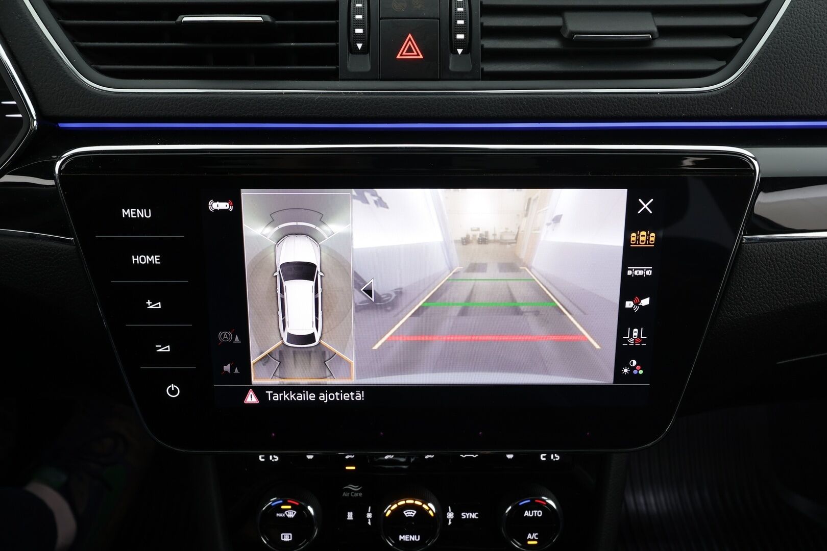 Skoda Superb 2021 Combi 2,0 TDI 200 4x4 L&K DSG * Matrix-LED / Panorama / ACC / Webasto / Koukku / Hierova & Ilmastoitu Muistipenkki  * - 360° / Canton / Keyless / Navi / Suomi-auto / Kahdet renkaat / Merkkihuollettu - HULLUT JOULUT KORKOTARJOUS 2,49% 