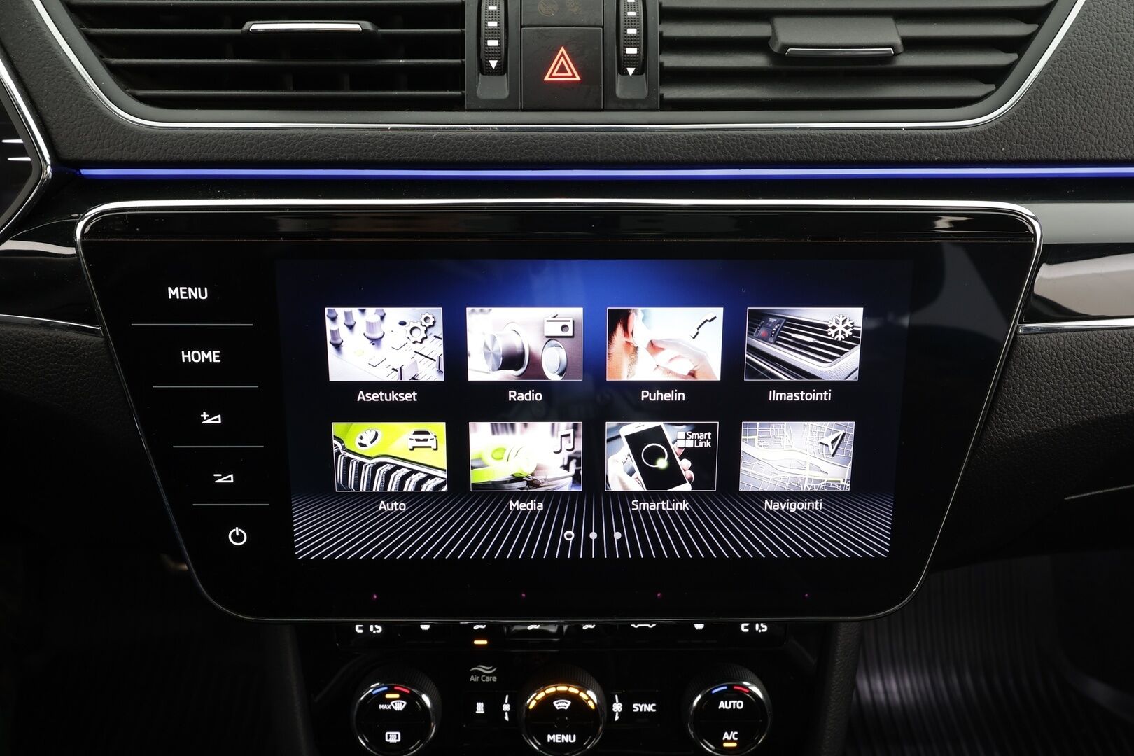 Skoda Superb 2021 Combi 2,0 TDI 200 4x4 L&K DSG * Matrix-LED / Panorama / ACC / Webasto / Koukku / Hierova & Ilmastoitu Muistipenkki  * - 360° / Canton / Keyless / Navi / Suomi-auto / Kahdet renkaat / Merkkihuollettu - HULLUT JOULUT KORKOTARJOUS 2,49% 