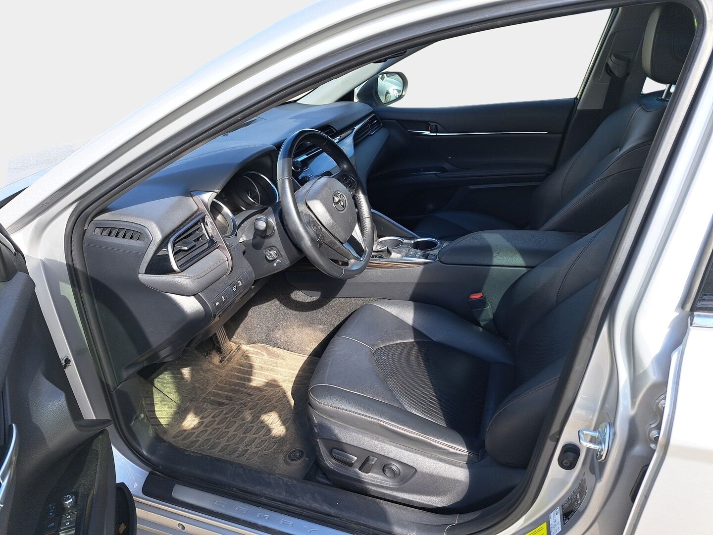 Toyota Camry 2021 2,5 Hybrid Style * Suomiauto / Adapt.Vakkari / Peruutuskamera / BiLED / Lohko & Sisäpistoke / Nahkasisusta / Supervarusteet - Metalliväri / Merkkihuollettu / Huippusiisti! - HULLUT AVAJAISHULINAT KORKOTARJOUS 3,29 %