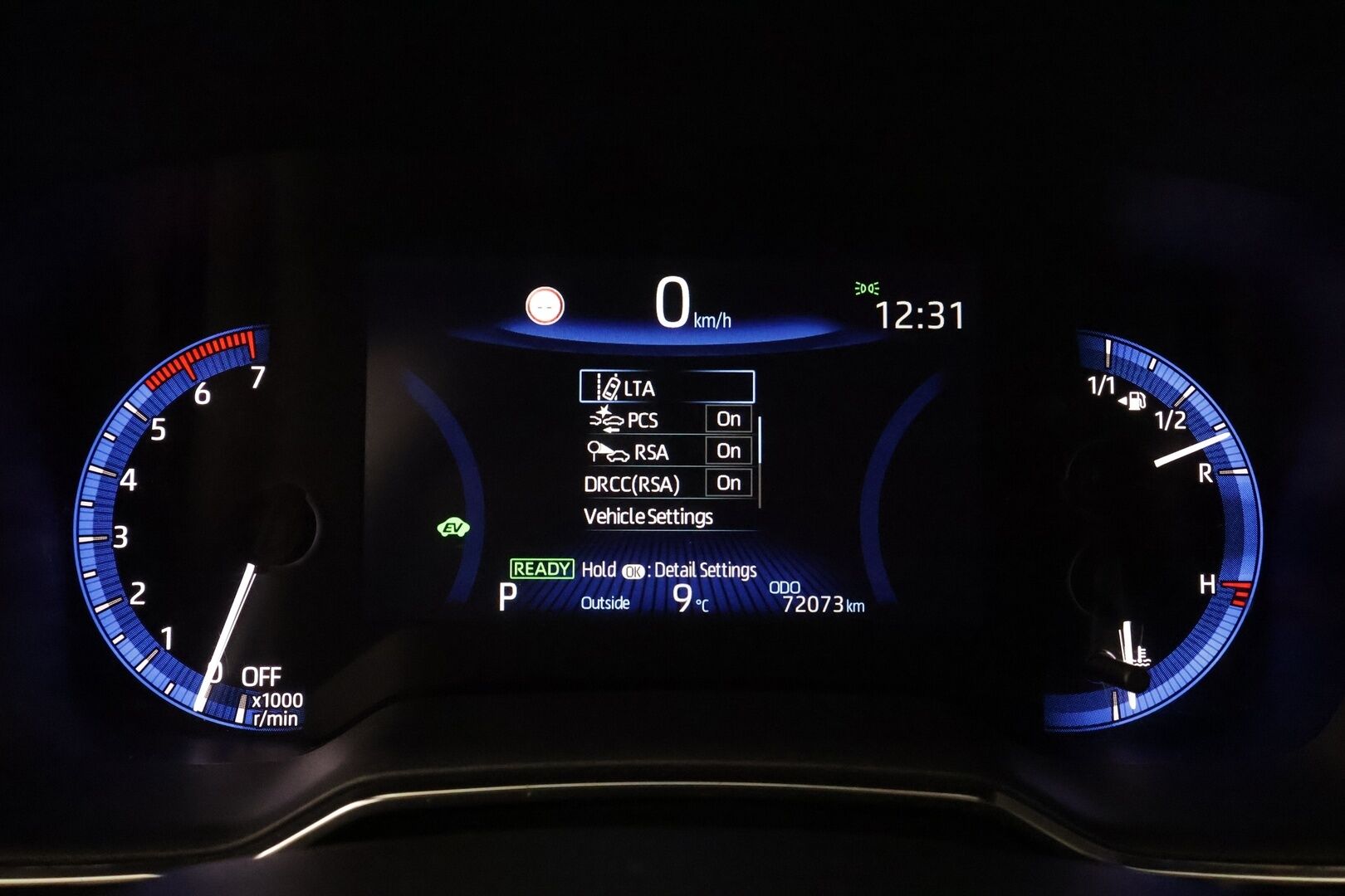 Toyota Corolla 2021 Touring Sports 1,8 Hybrid Active Edition * ACC / P.kamera / Navi / LED / Keyless / Sähköluukku / Ratinlämmitin * - Suomi-auto / Kahdet renkaat aluvanteilla / Merkkihuollettu