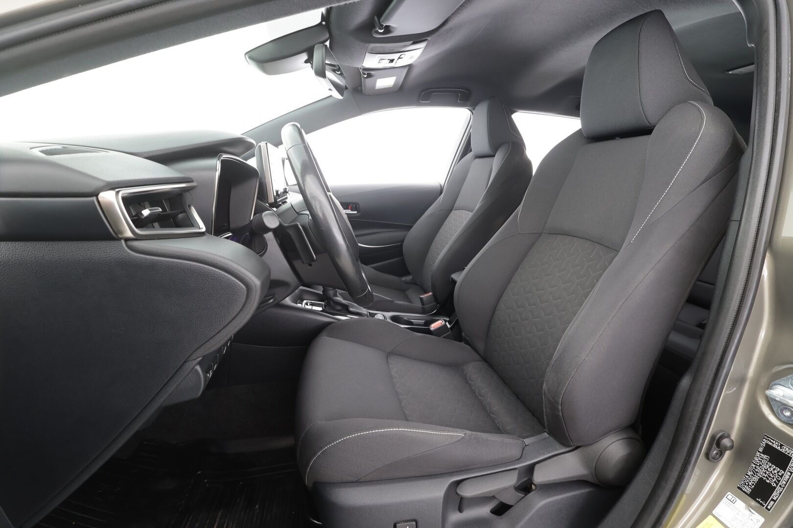 Toyota Corolla 2021 Touring Sports 2,0 Hybrid Active Edition - | ACC | LED | P.Kamera | Lohkolämmitin | Navi | Kaistavahti | Keyless | Apple&Android | Suomi-auto | Kahdet renkaat | 