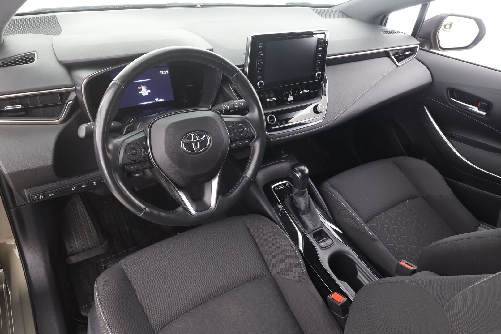 Toyota Corolla 2021 Touring Sports 2,0 Hybrid Active Edition - | ACC | LED | P.Kamera | Lohkolämmitin | Navi | Kaistavahti | Keyless | Apple&Android | Suomi-auto | Kahdet renkaat | 