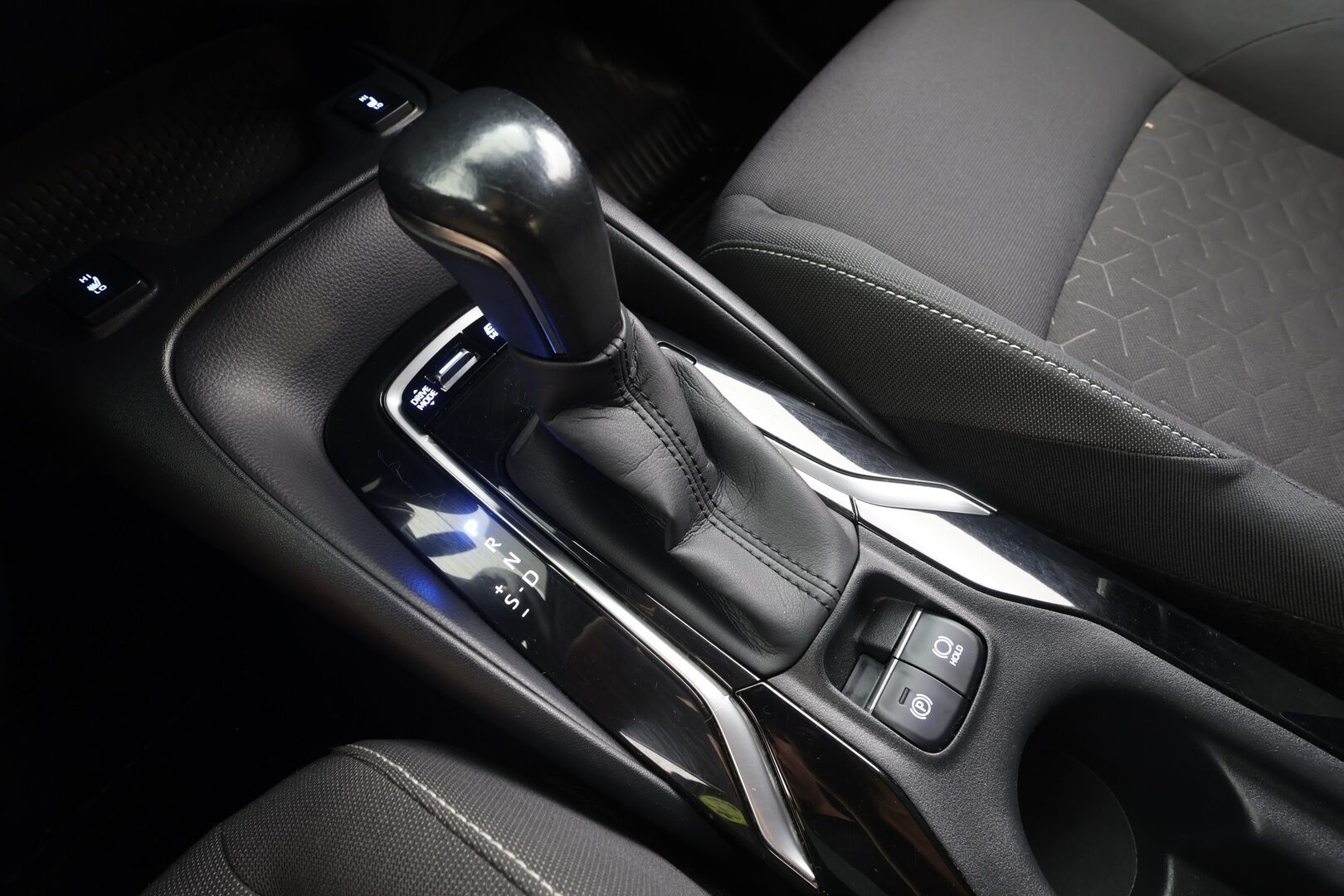Toyota Corolla 2021 Touring Sports 2,0 Hybrid Active Edition - | ACC | LED | P.Kamera | Lohkolämmitin | Navi | Kaistavahti | Keyless | Apple&Android | Suomi-auto | Kahdet renkaat | 