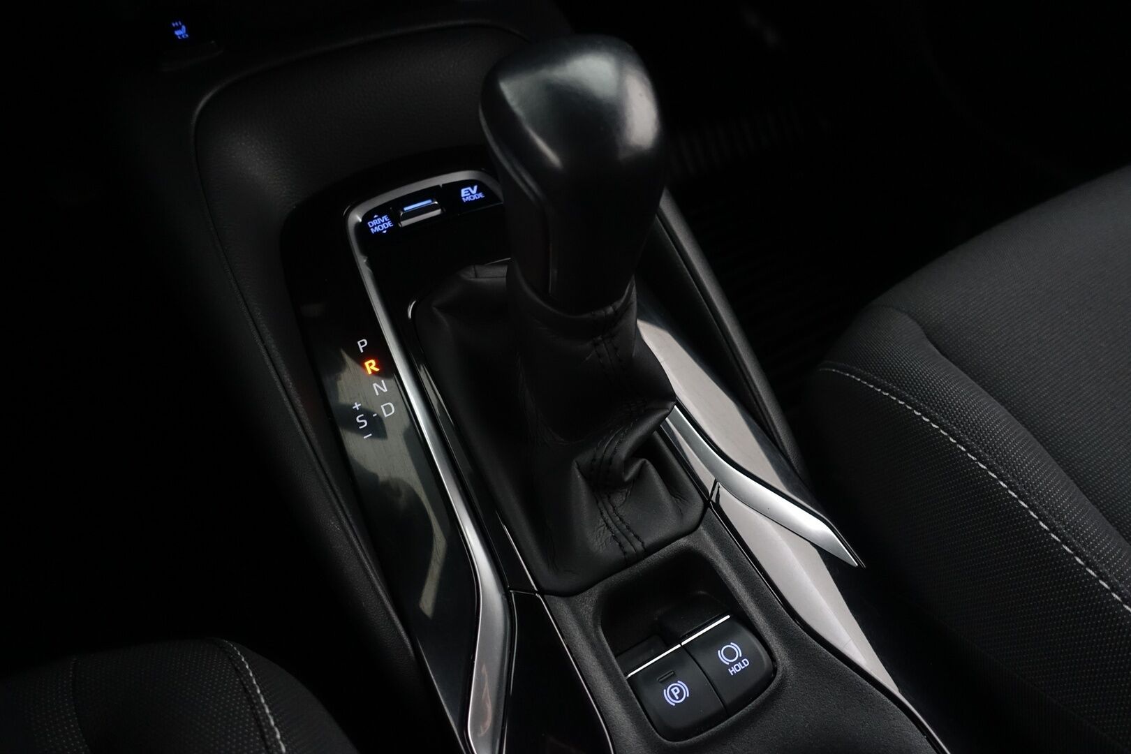 Toyota Corolla 2021 Touring Sports 2,0 Hybrid Active Edition - Suomi-auto / ACC / P.Kamera / Lohko+Sisäp. / Apple&Android / LED / Ratinlämmitin / Kaistanpitoavustin / Törmäysvaroitin / 2X Renkaat & Vanteet