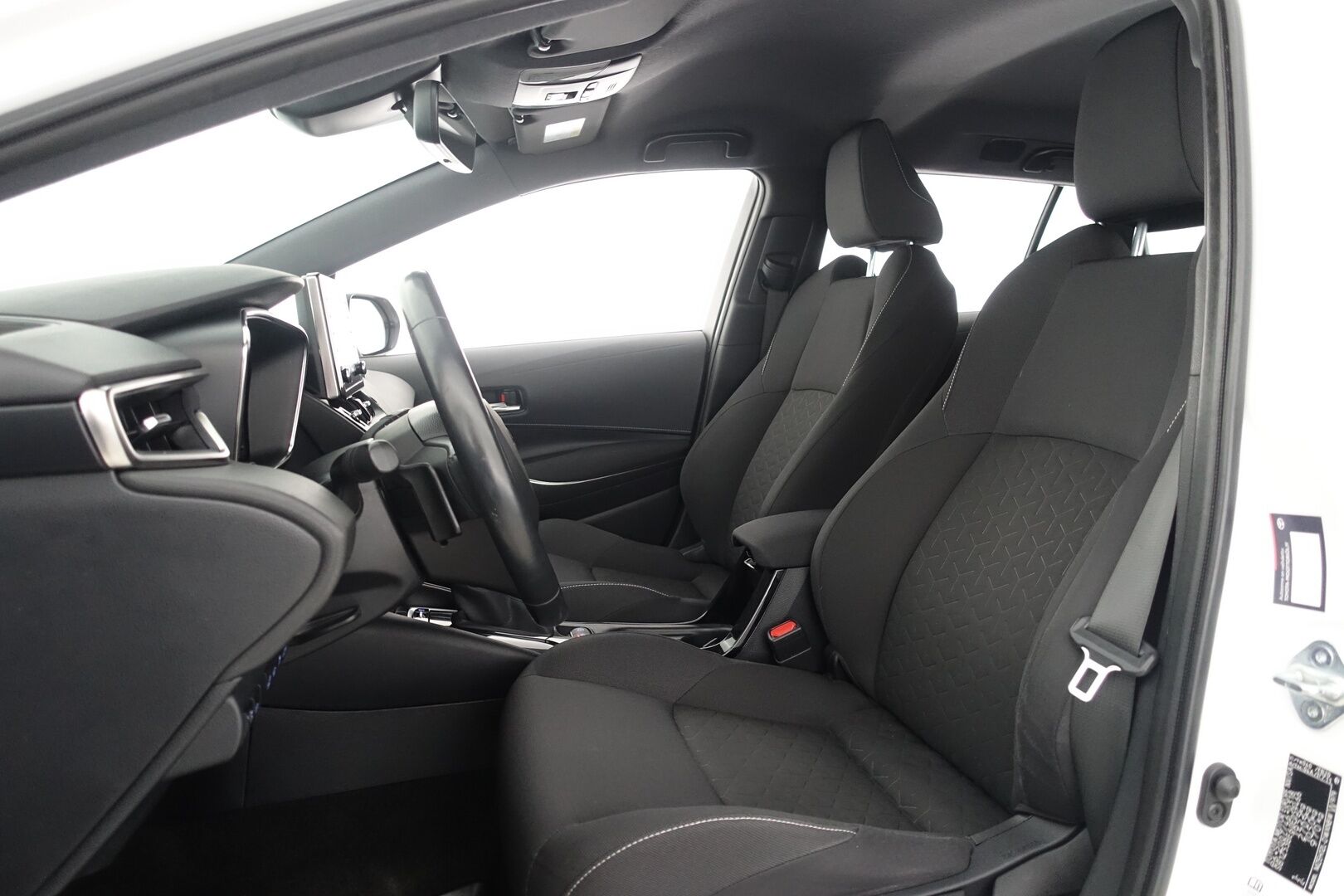 Toyota Corolla 2021 Touring Sports 2,0 Hybrid Active Edition - Suomi-auto / ACC / P.Kamera / Lohko+Sisäp. / Apple&Android / LED / Ratinlämmitin / Kaistanpitoavustin / Törmäysvaroitin / 2X Renkaat & Vanteet