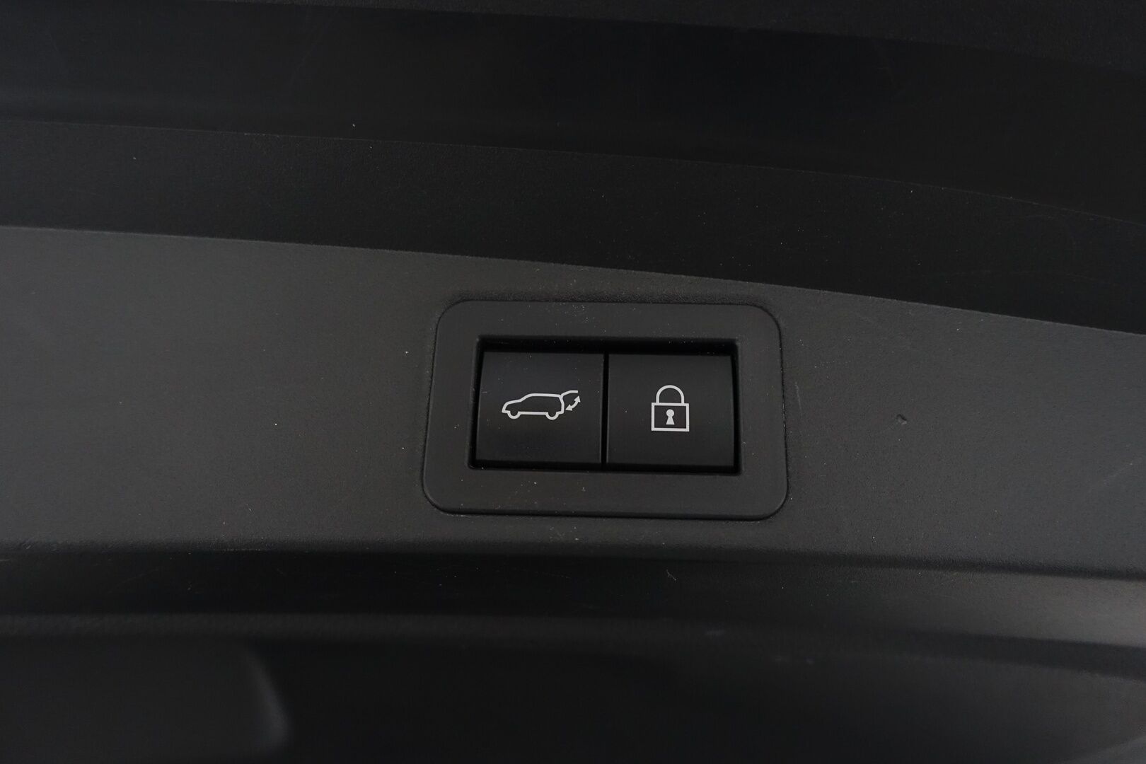 Toyota Corolla 2021 Touring Sports 2,0 Hybrid Active Edition - Suomi-auto / ACC / P.Kamera / Lohko+Sisäp. / Apple&Android / LED / Ratinlämmitin / Kaistanpitoavustin / Törmäysvaroitin / 2X Renkaat & Vanteet