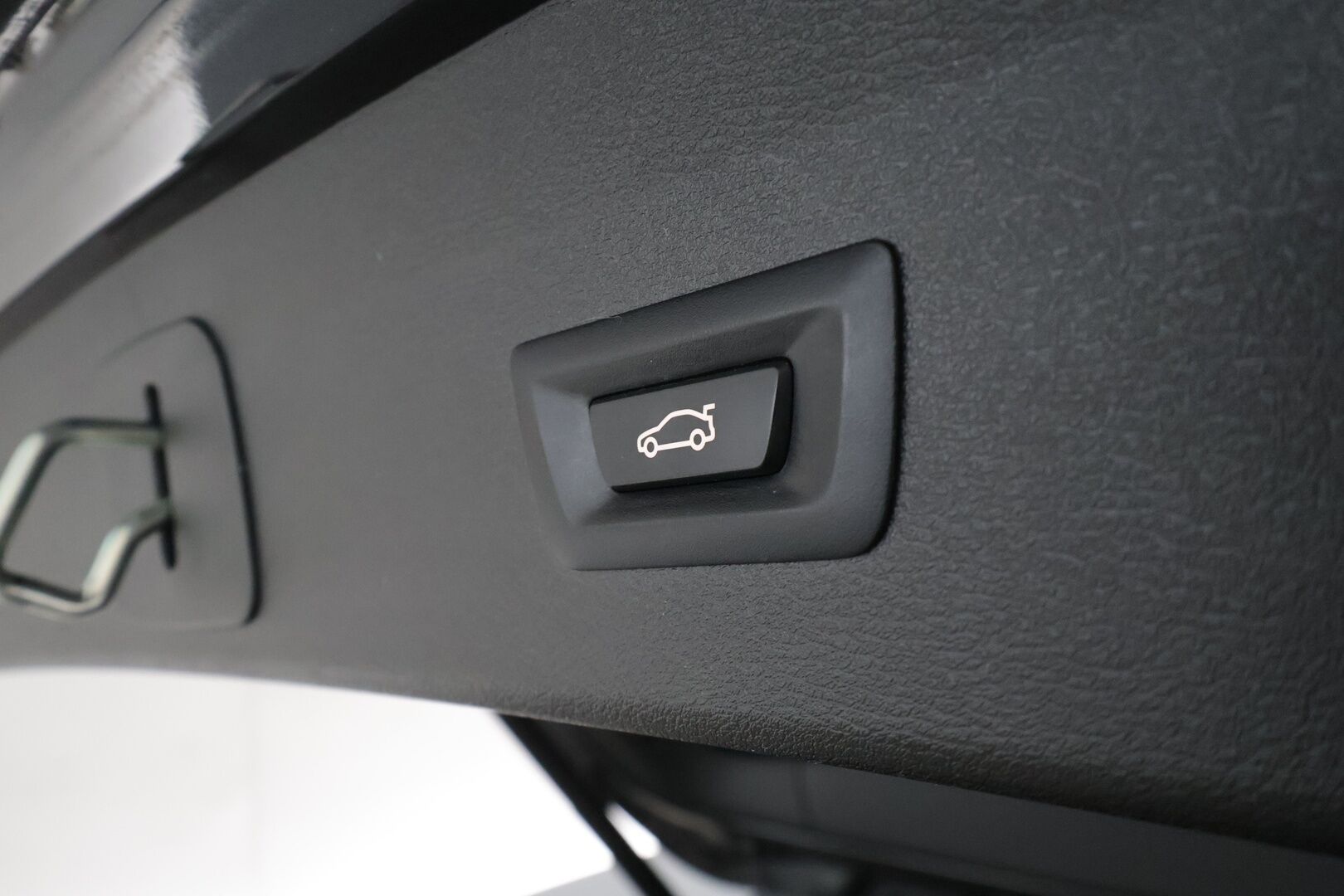 BMW X1 2021 F48 xDrive25e A Charged Edition M Sport *Sporttipenkit / LED-valot / Tutka / Nahkaverhoilu / Ambient-valot* - SoH 92% /  1.Om Suomi-auto / Merkkihuollettu / M-sport vanteet kesäksi