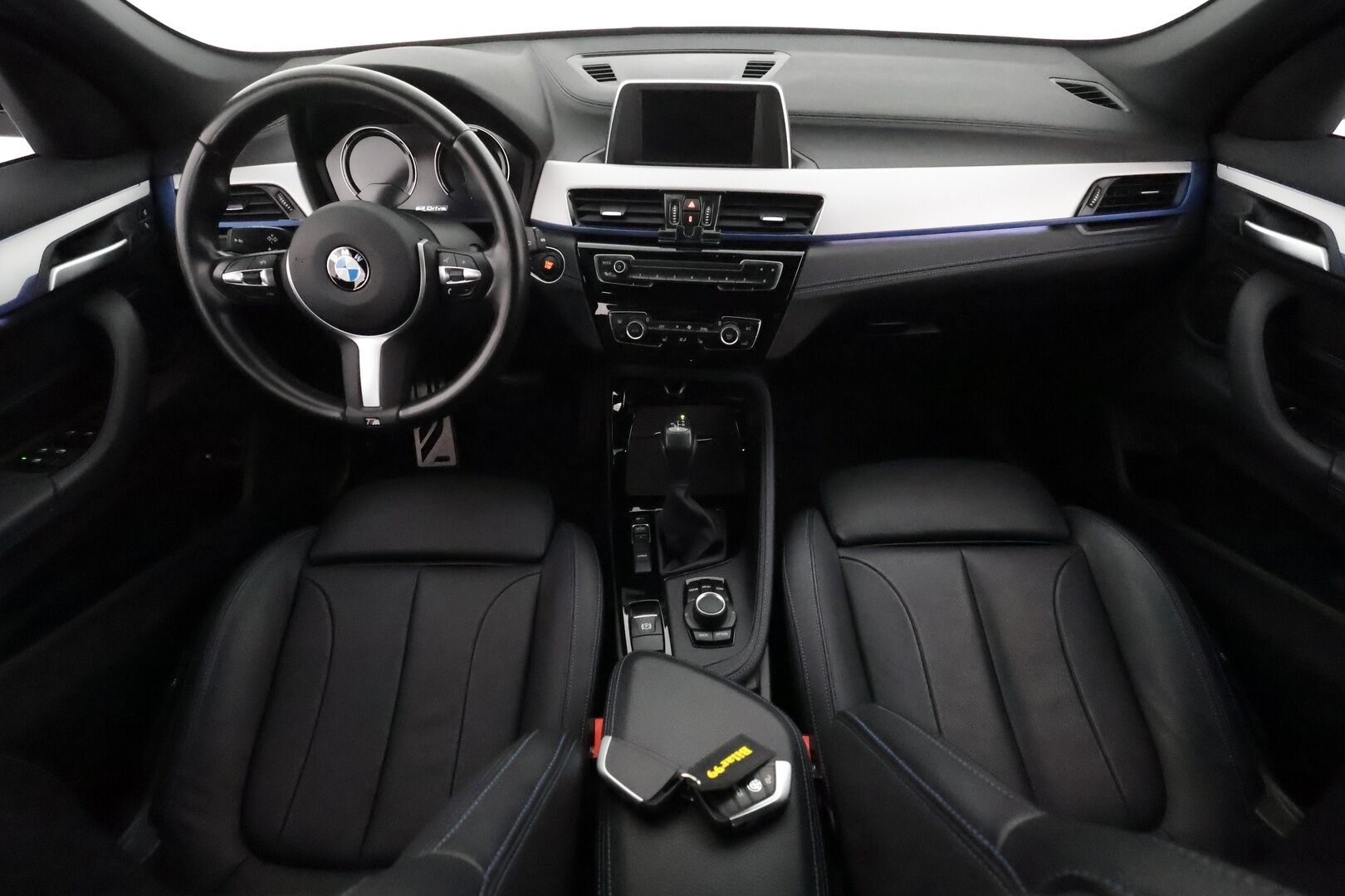 BMW X1 2021 F48 xDrive25e A Charged Edition M Sport ** Sporttipenkit / LED-valot / P.Tutka / Nahkaverhoilu / Ambient-valot ** - 1.Om Suomi-auto / Merkkihuollettu / Kahdet Renkaat / Akku Kuntotarkistettu!