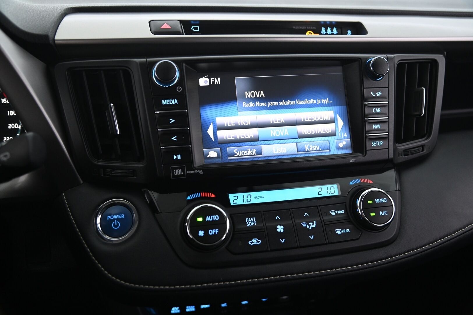 Toyota RAV4 2015 RAV4 2.5 4WD HSD 4ov 2494cm3 - Vetokoukku | Adapt.vakkari | 360 kamera | Avaimeton kulku & käynnistys | Nahkasisusta | JBL