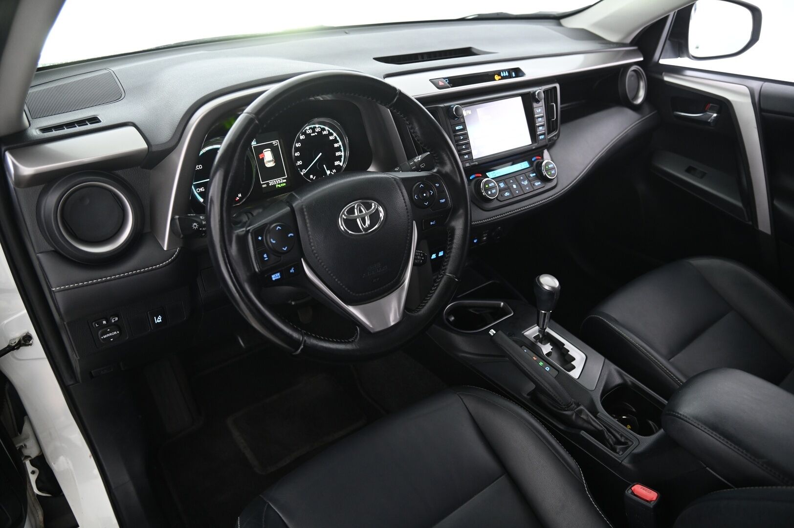 Toyota RAV4 2015 RAV4 2.5 4WD HSD 4ov 2494cm3 - Vetokoukku | Adapt.vakkari | 360 kamera | Avaimeton kulku & käynnistys | Nahkasisusta | JBL
