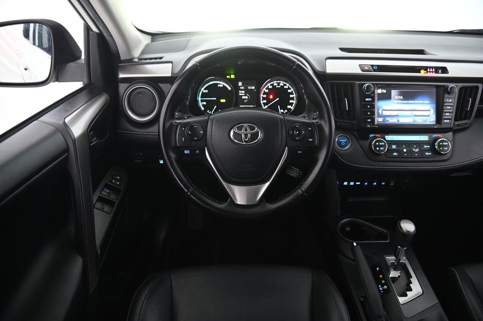 Toyota RAV4 2015 RAV4 2.5 4WD HSD 4ov 2494cm3 - Vetokoukku | Adapt.vakkari | 360 kamera | Avaimeton kulku & käynnistys | Nahkasisusta | JBL