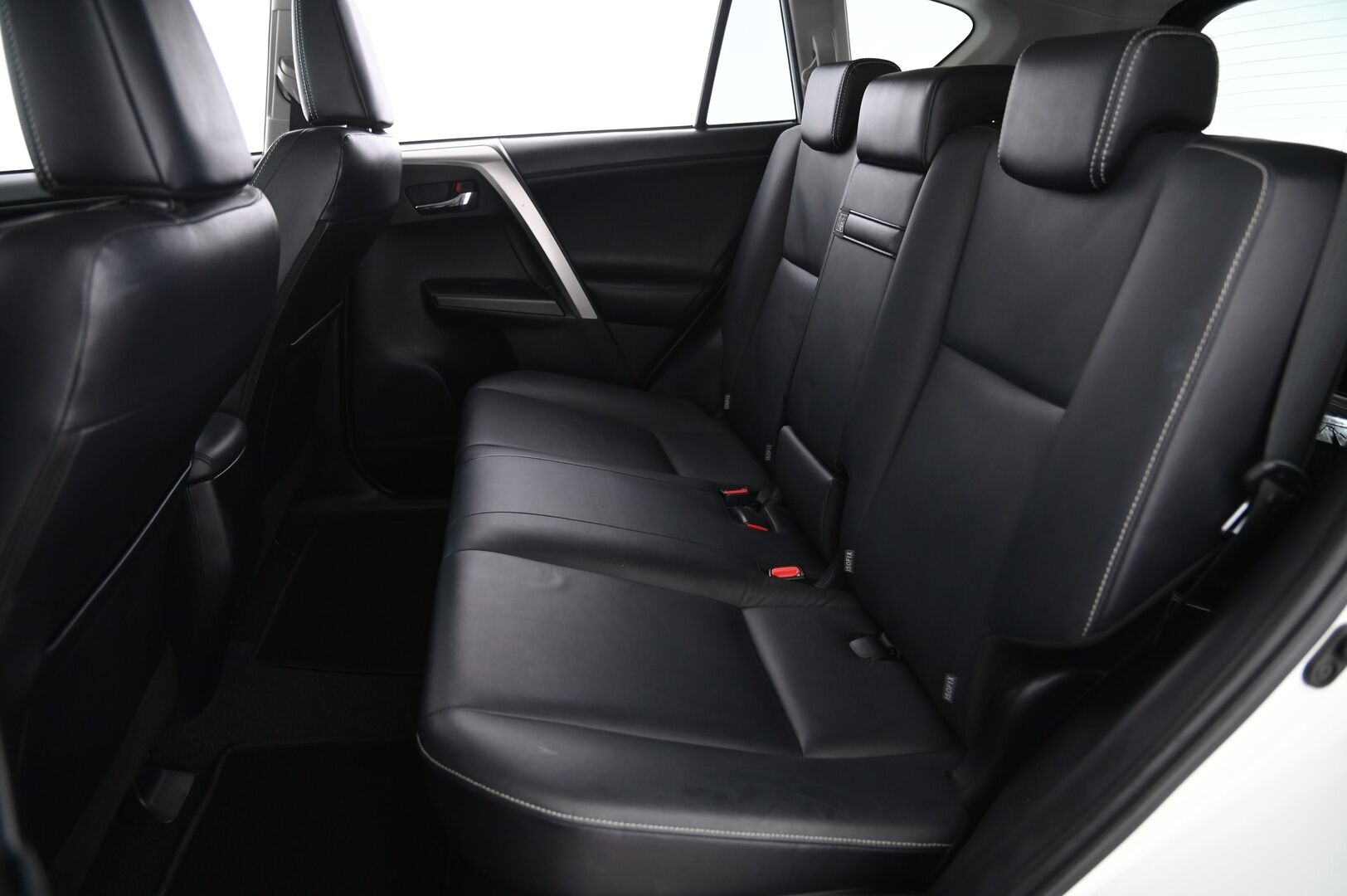 Toyota RAV4 2015 RAV4 2.5 4WD HSD 4ov 2494cm3 - Vetokoukku | Adapt.vakkari | 360 kamera | Avaimeton kulku & käynnistys | Nahkasisusta | JBL