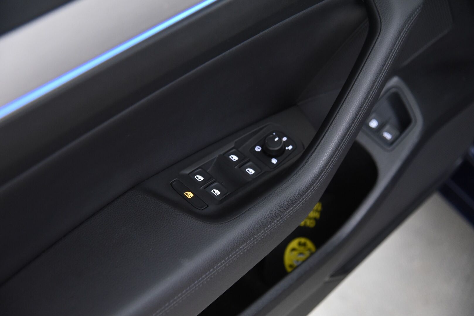 Volkswagen Passat 2018 Variant GTE Plug-In Hybrid 160 kW (218 hv) DSG-aut. / Digimittaristo / Vetokoukku / Adapt. vak / BLIS / Keyless / Ambient - P-Kamera / Webasto / Muistipenkki hieronnalla / Dynamic Light Assist / AppConnect